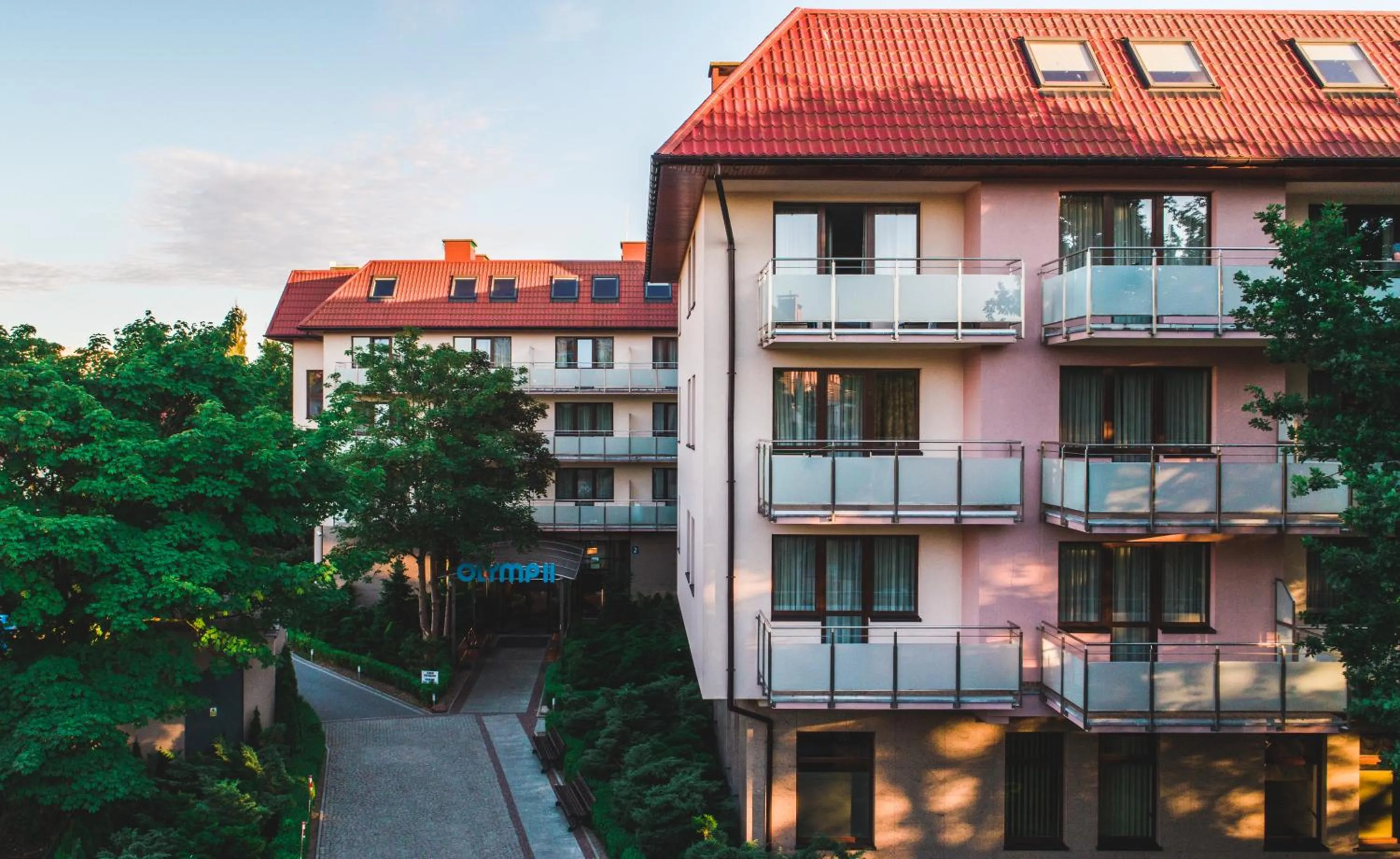 Facade/entrance in Olymp II