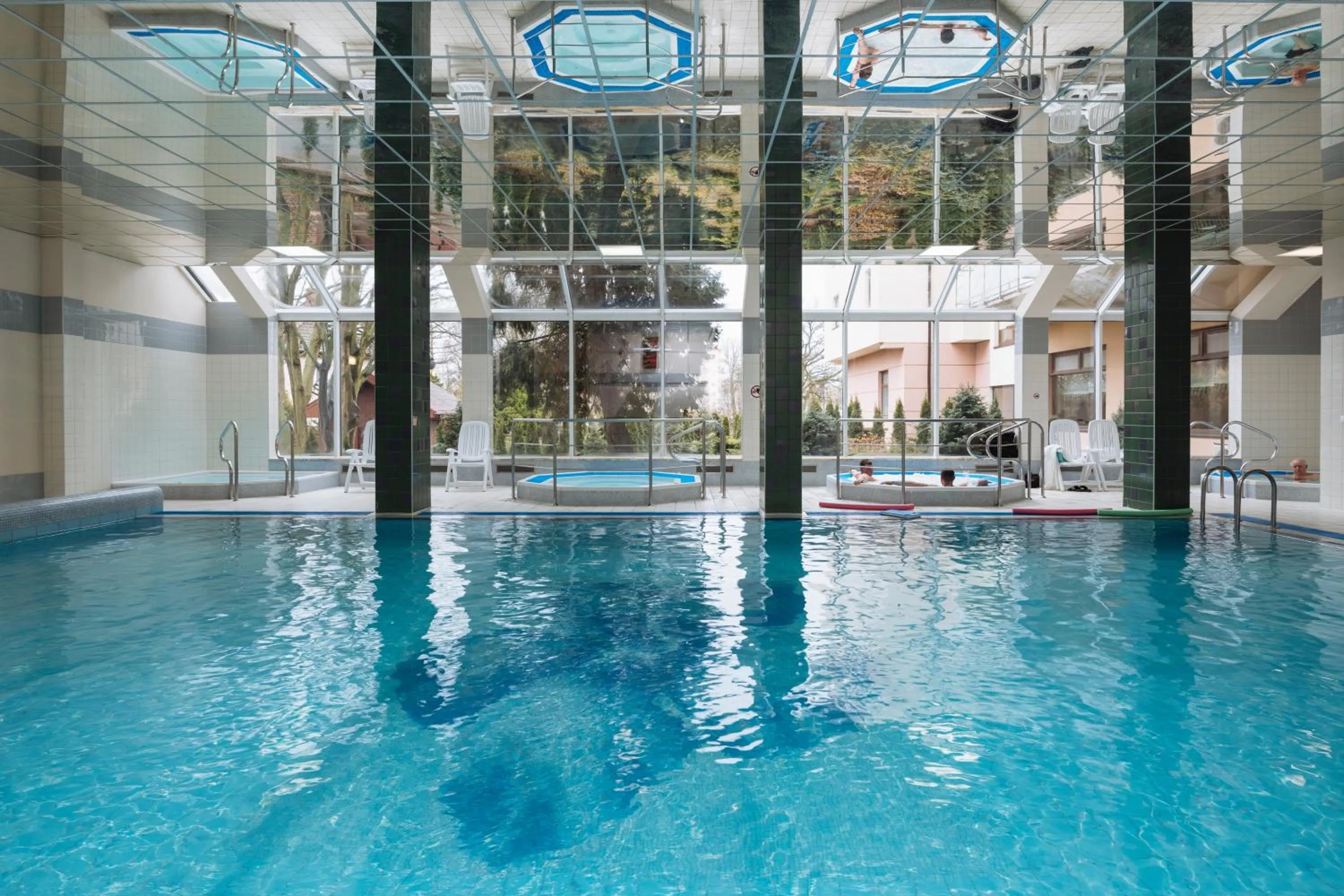 Swimming pool in Olymp II