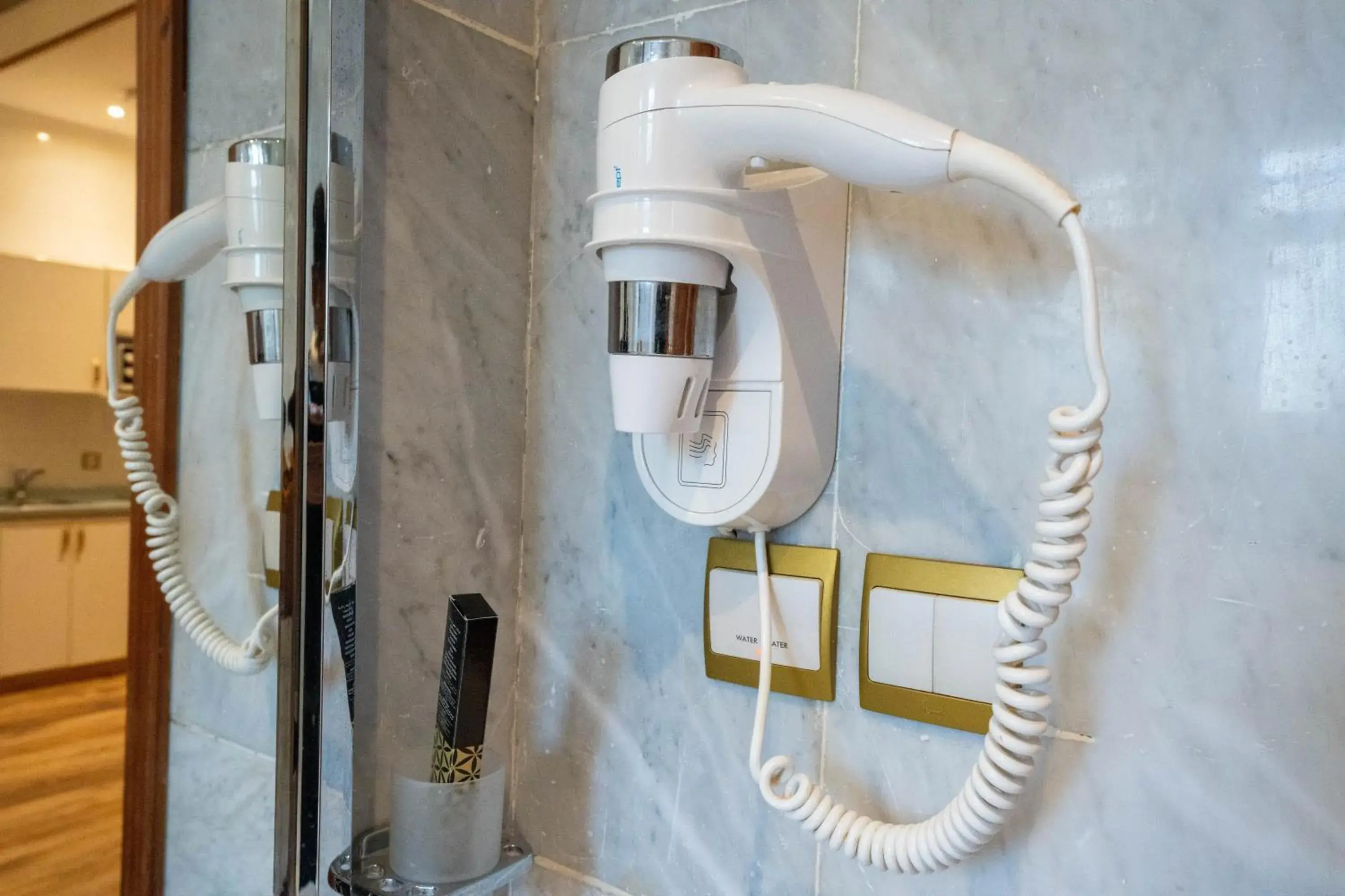 Deluxe Suite in Platinum Al Khamseen Serviced Apartments Deluxe Suite in Platinum Al Khamseen Serviced Apartments