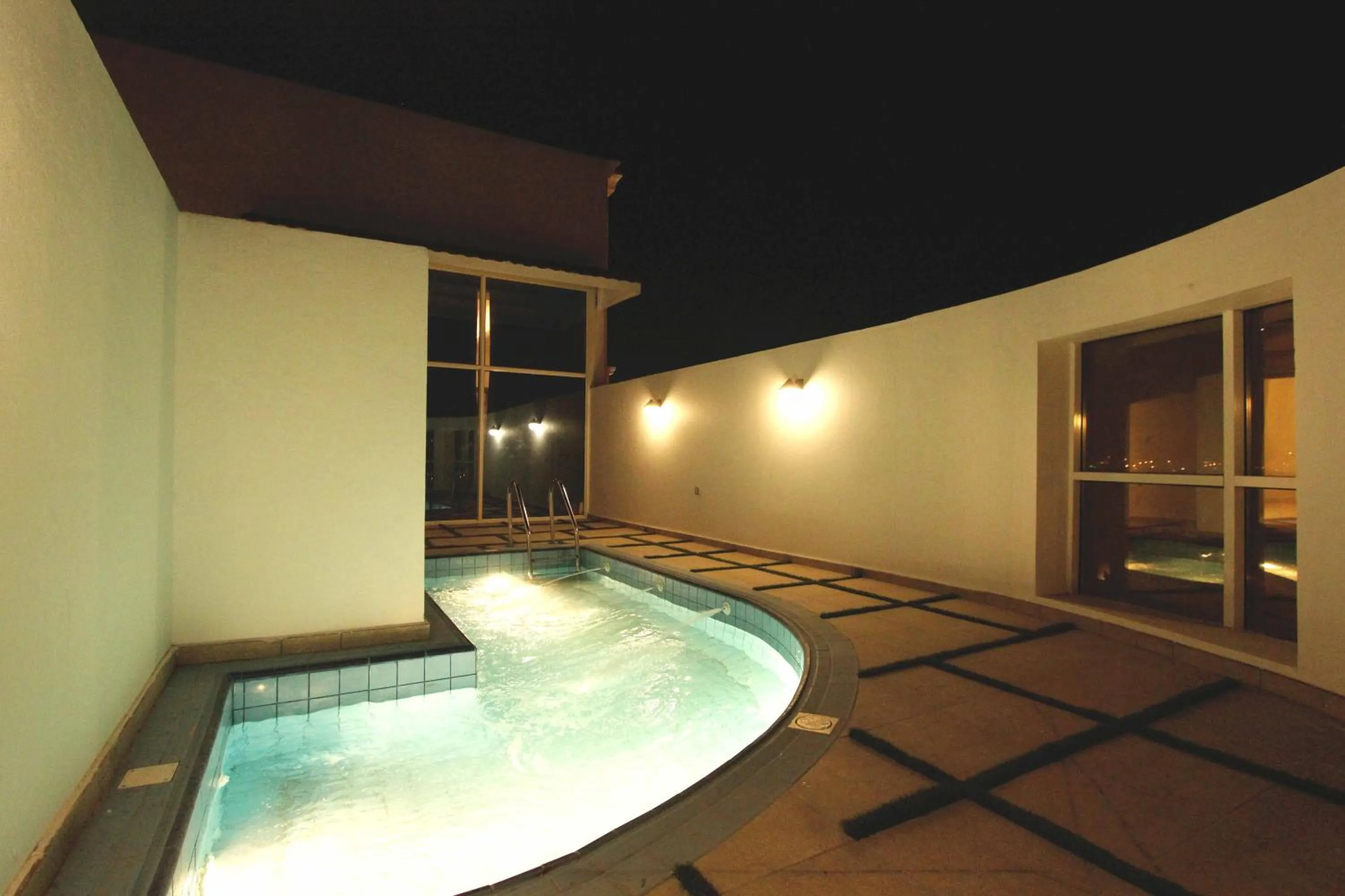 Swimming pool in Platinum Al Khamseen Serviced Apartments