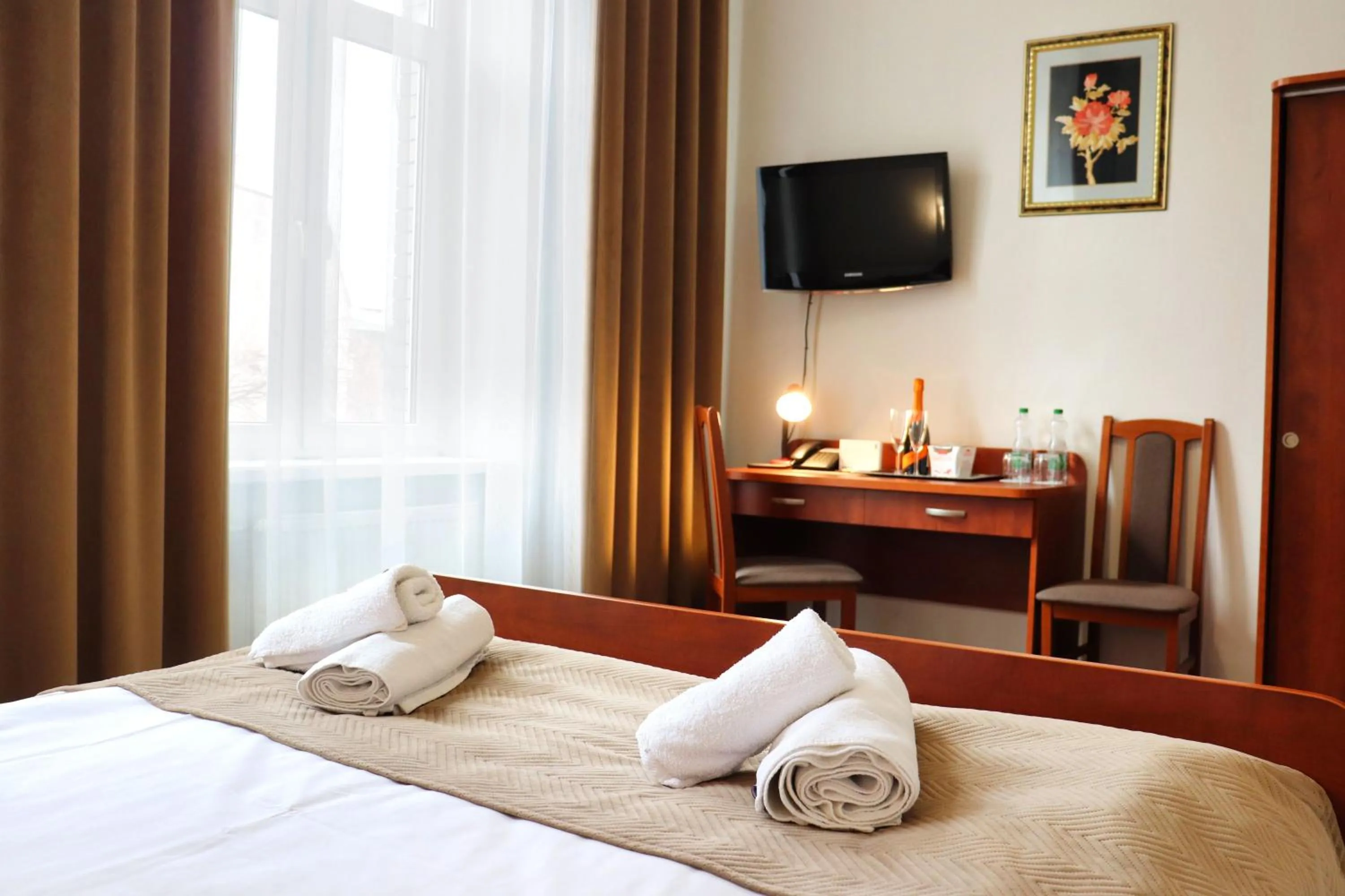 Bedroom, Bed in Hotel Lothus