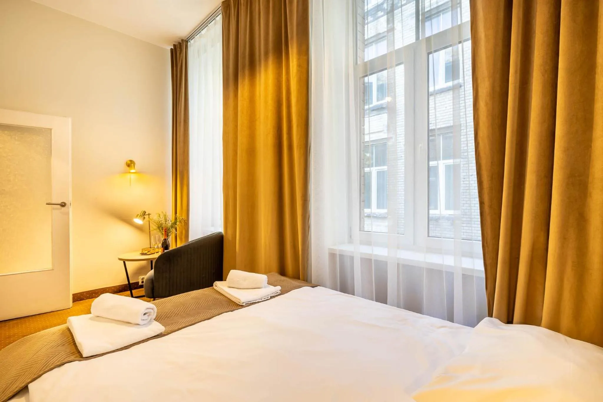 Bedroom, Bed in Hotel Lothus