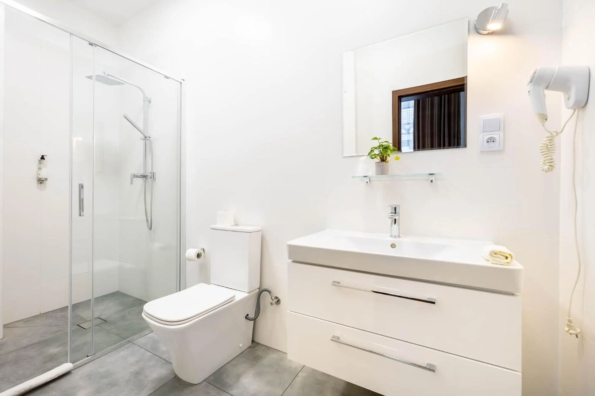 Shower in Hotel Lothus