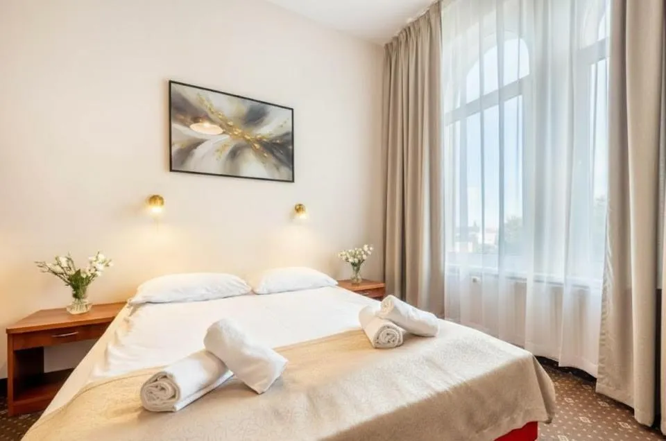 Bedroom, Bed in Hotel Lothus