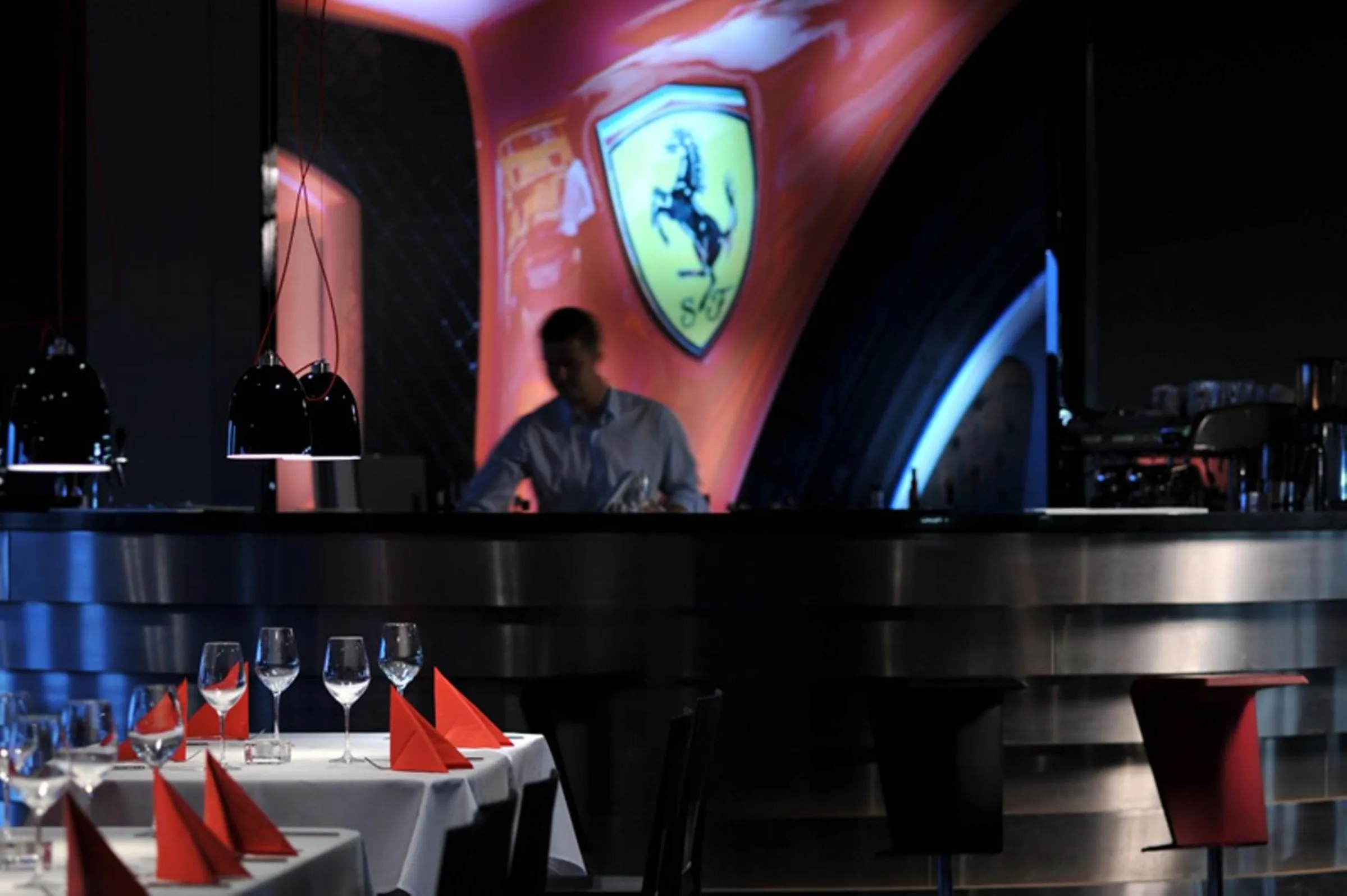 Restaurant/places to eat in Silver Hotel & Gokart Center