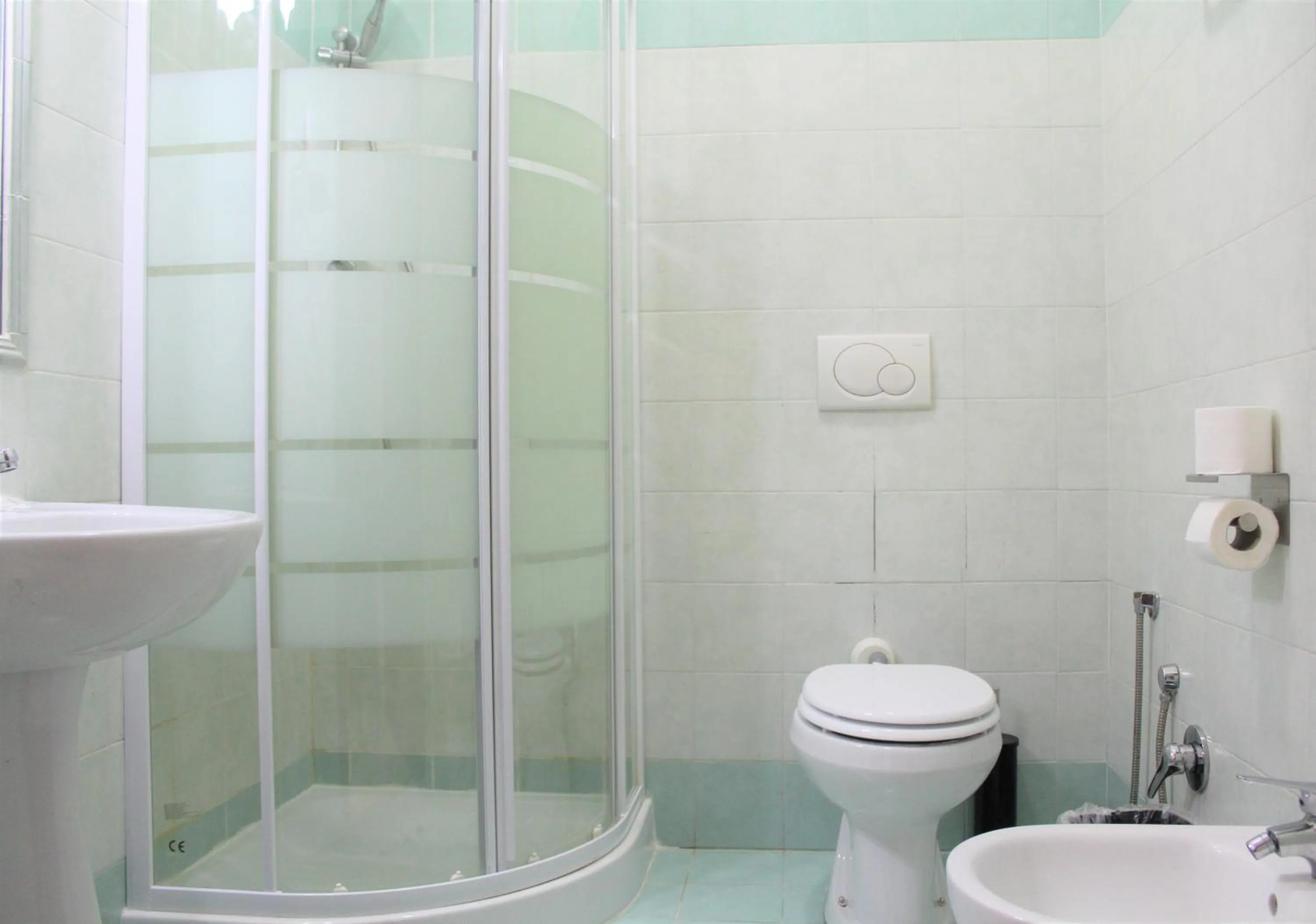 Shower in Hotel Eurorooms