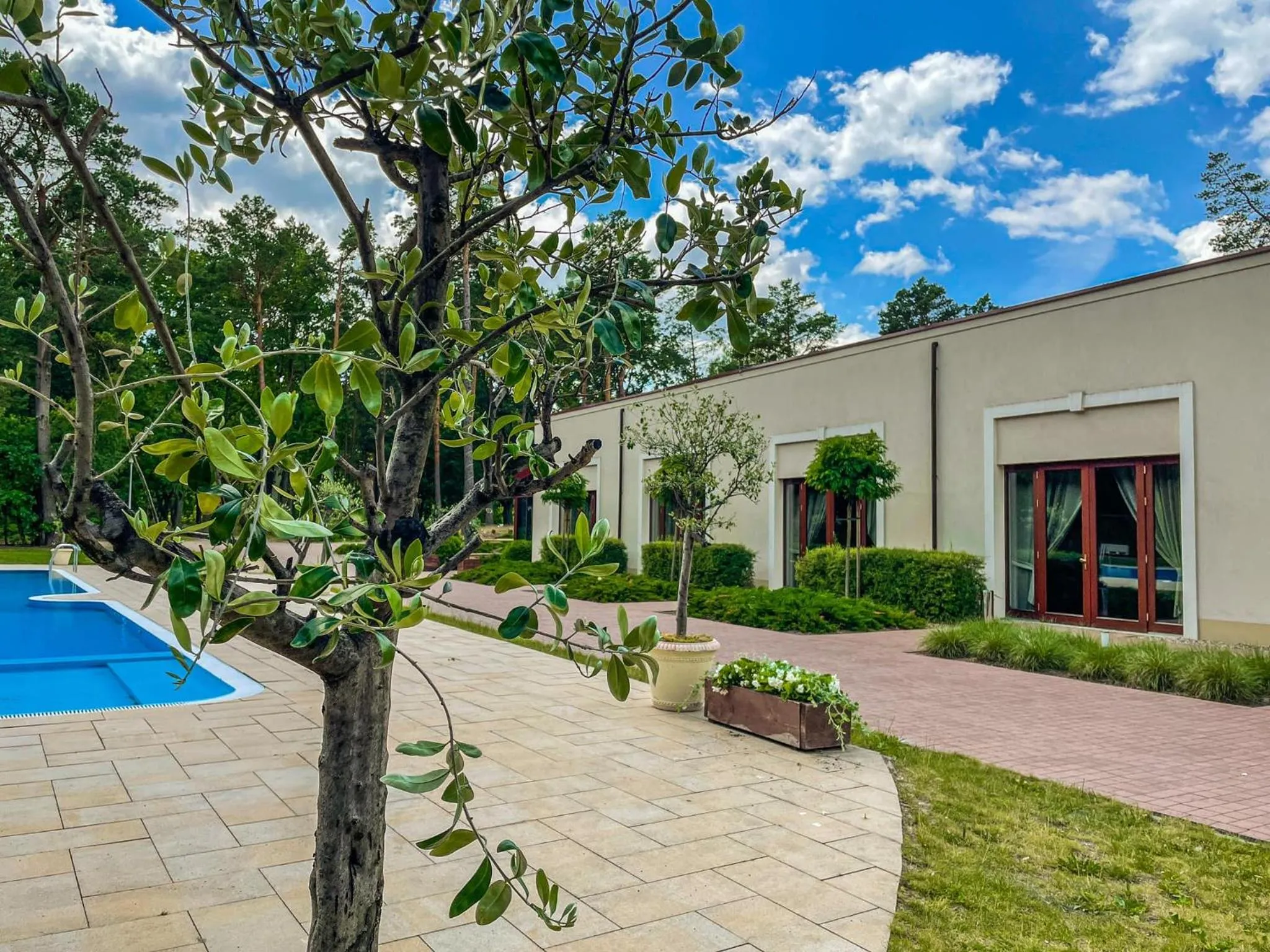 Property building in Park Rekreacyjno-Biznesowy Las Woda