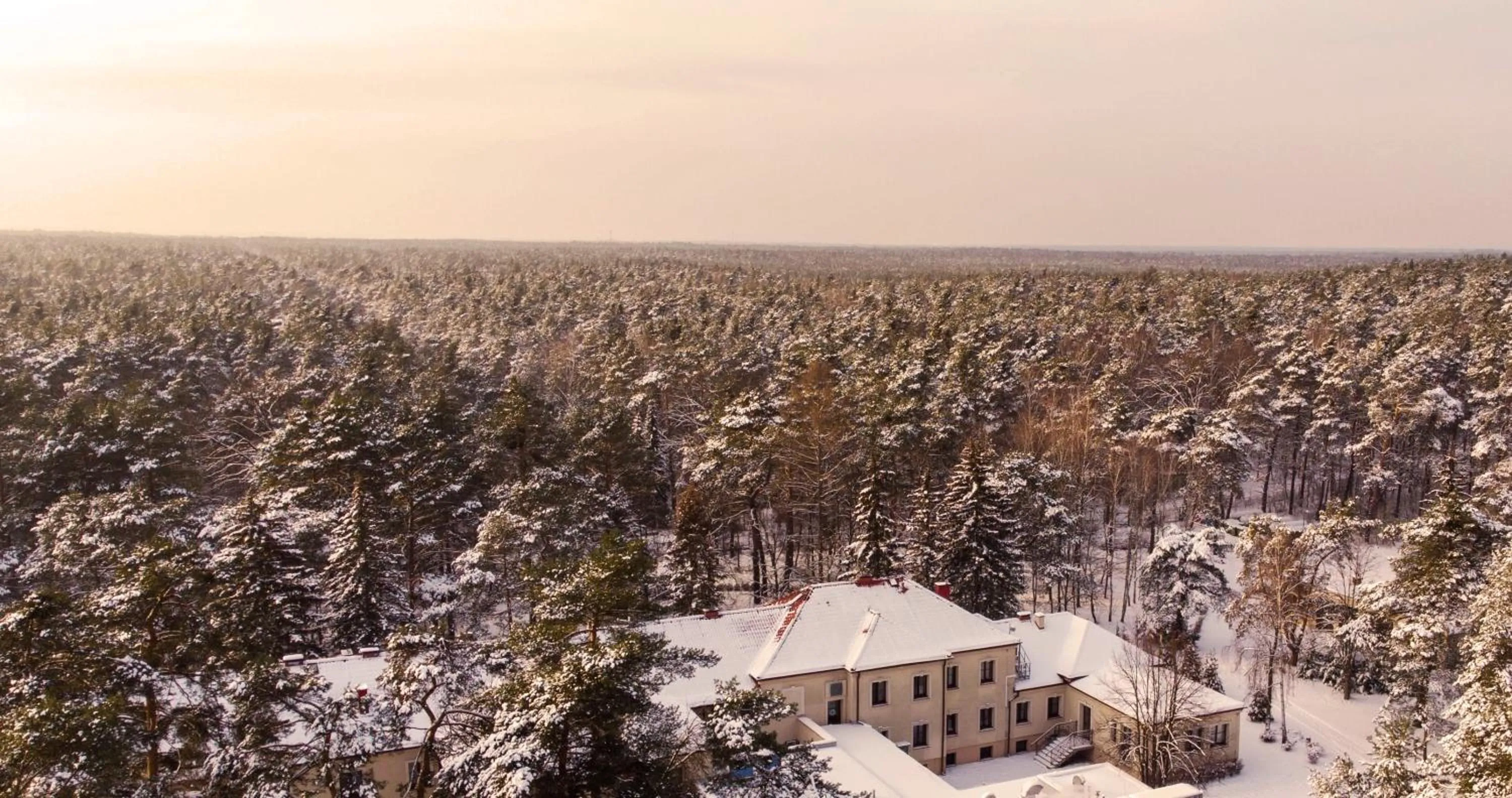 Property building in Park Rekreacyjno-Biznesowy Las Woda