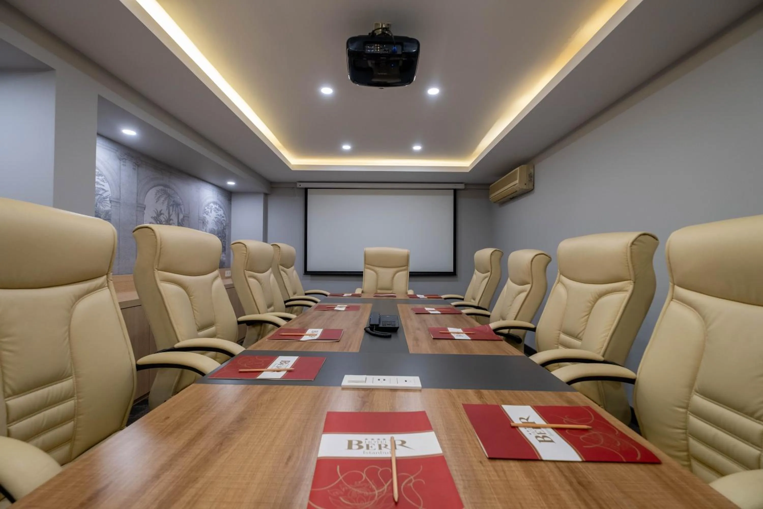 Meeting/conference room in Berr Hotel