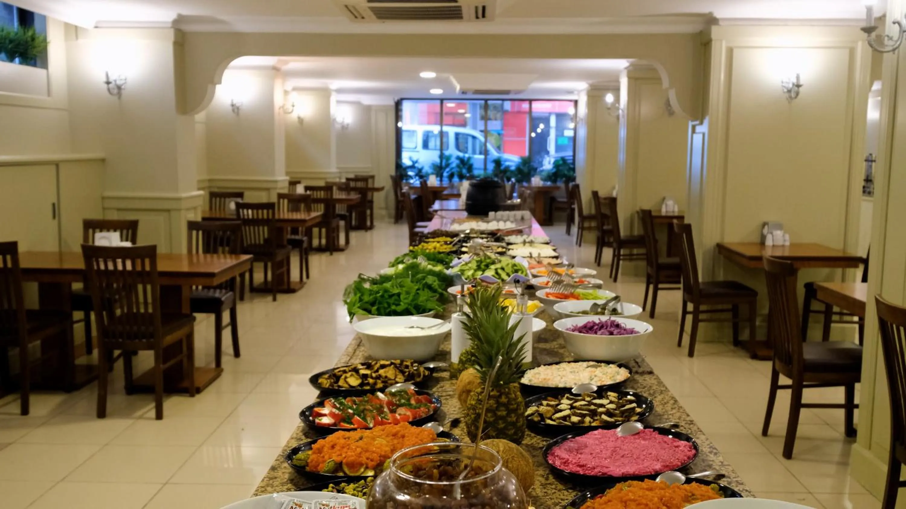 Breakfast in Berr Hotel