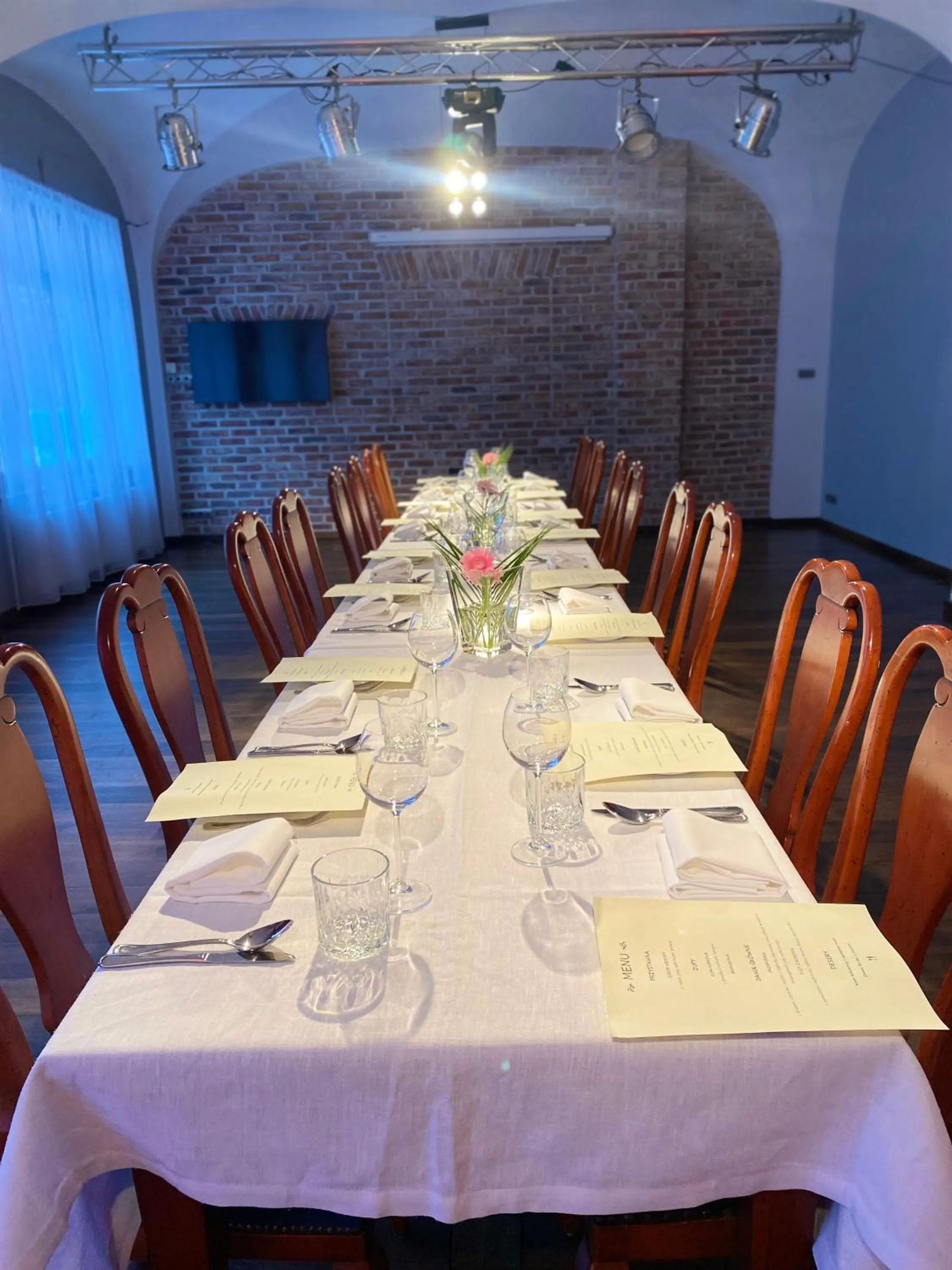 Restaurant/places to eat in Hotel Rejs