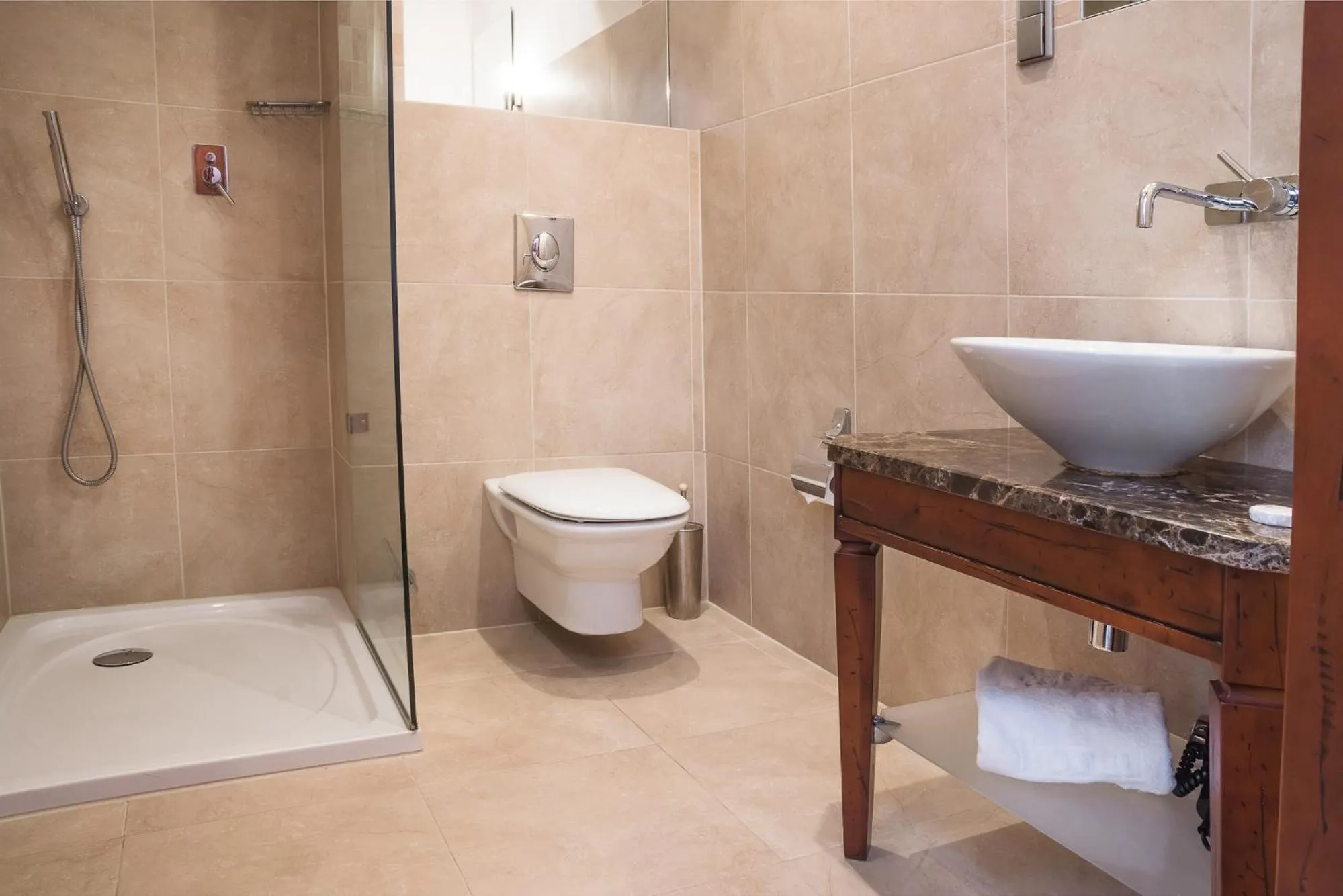 Shower in Hotel Rejs