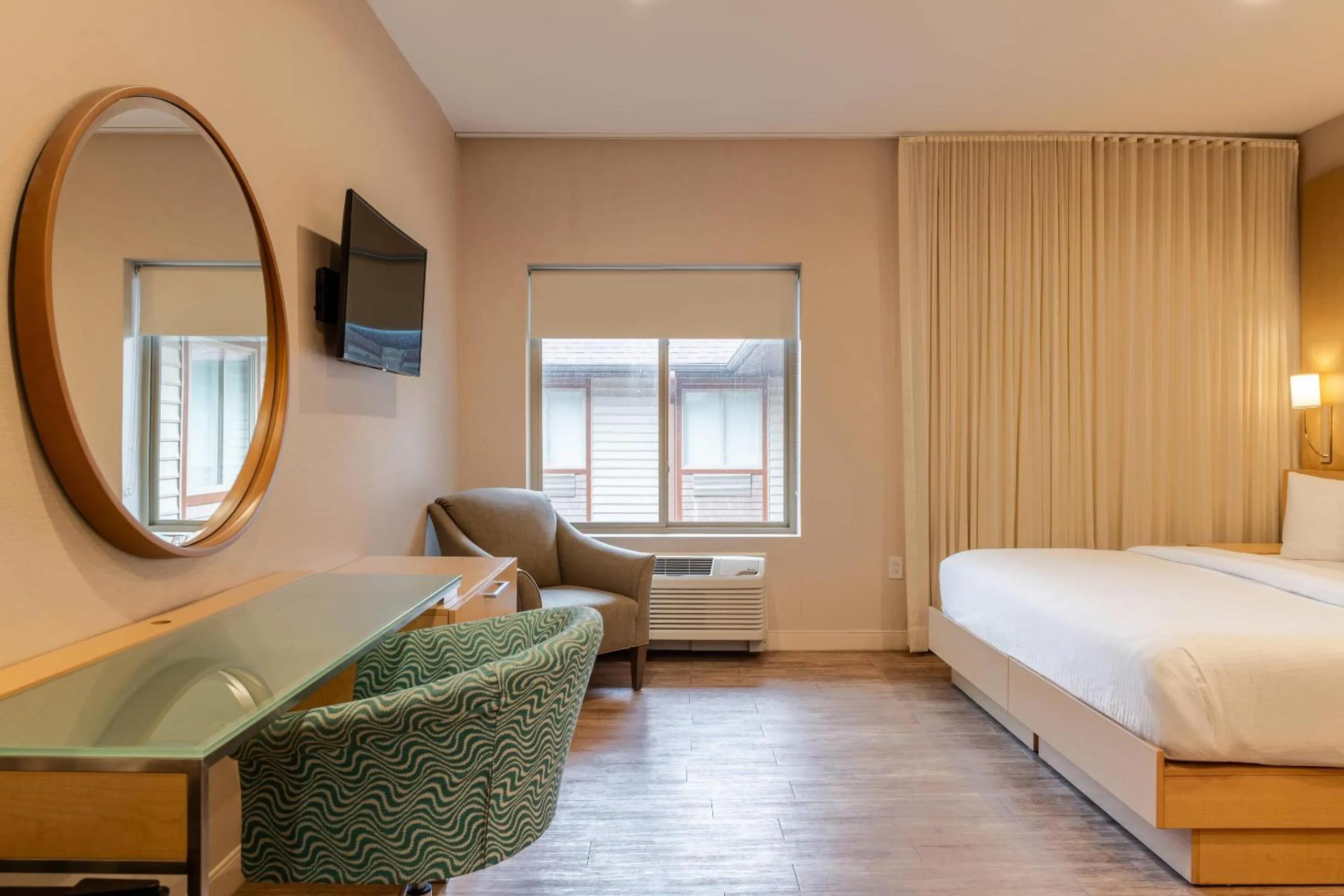 Bedroom, Bed in The Chandler Inn Bethlehem - Littleton, an Ascend Collection Hotel