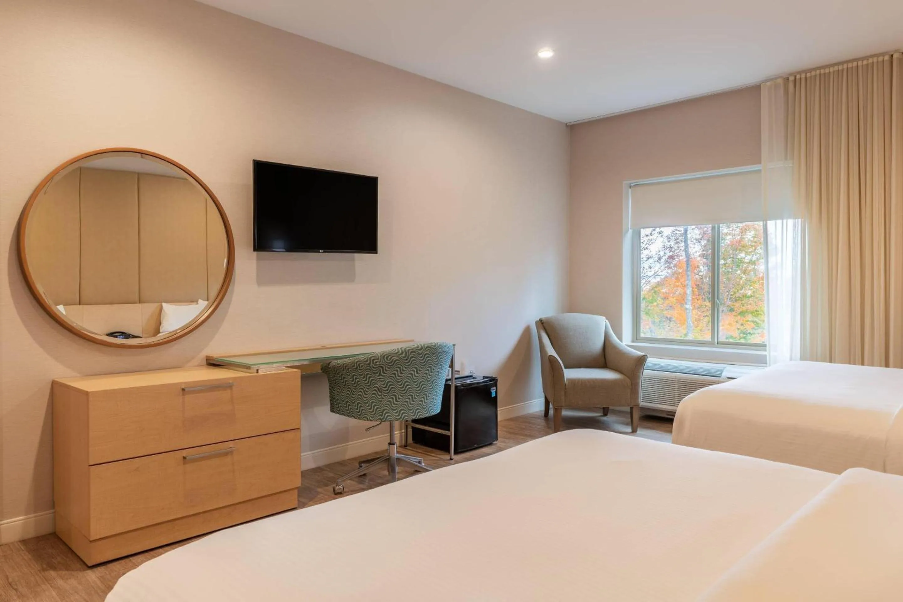 Bedroom, Bed in The Chandler Inn Bethlehem - Littleton, an Ascend Collection Hotel