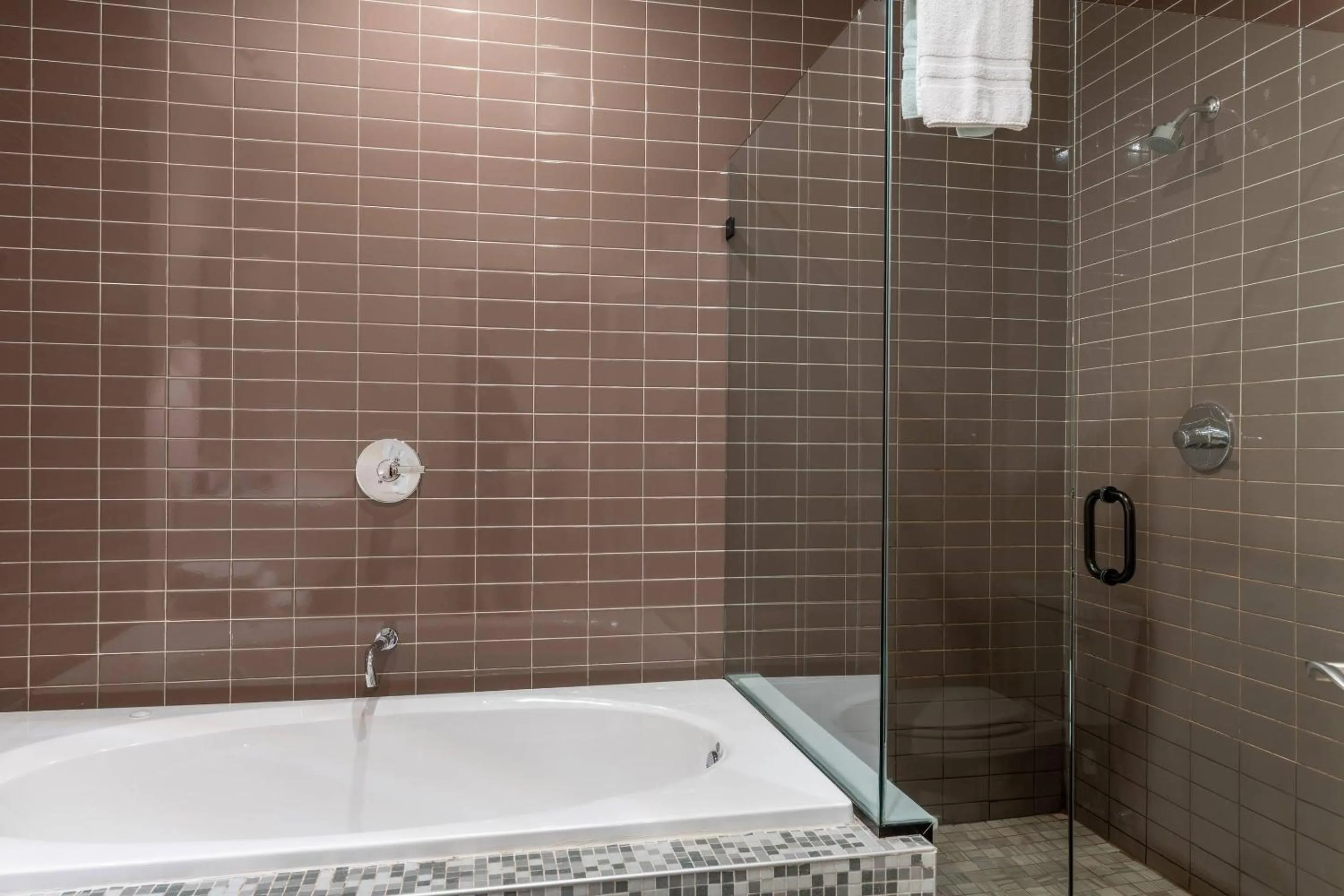 Bedroom in The Chandler Inn Bethlehem - Littleton, an Ascend Collection Hotel