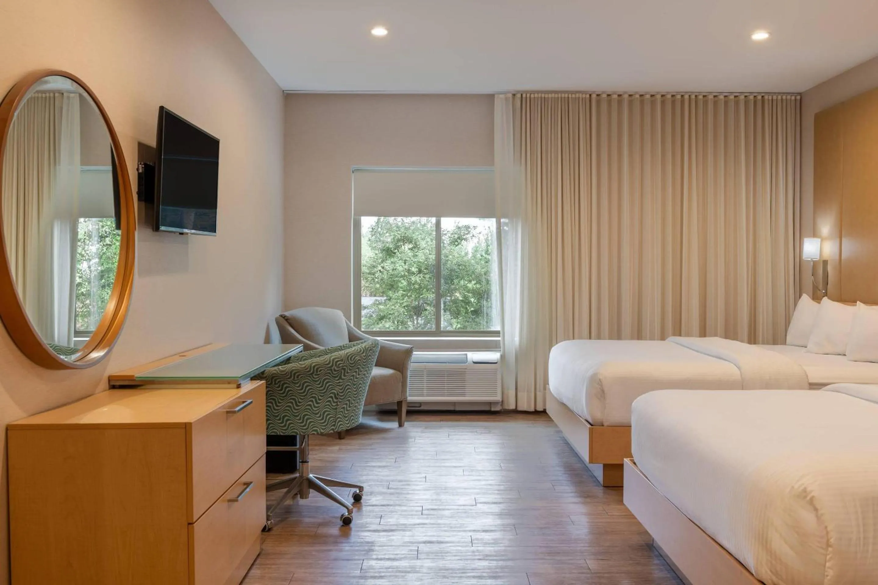 Bedroom, Bed in The Chandler Inn Bethlehem - Littleton, an Ascend Collection Hotel