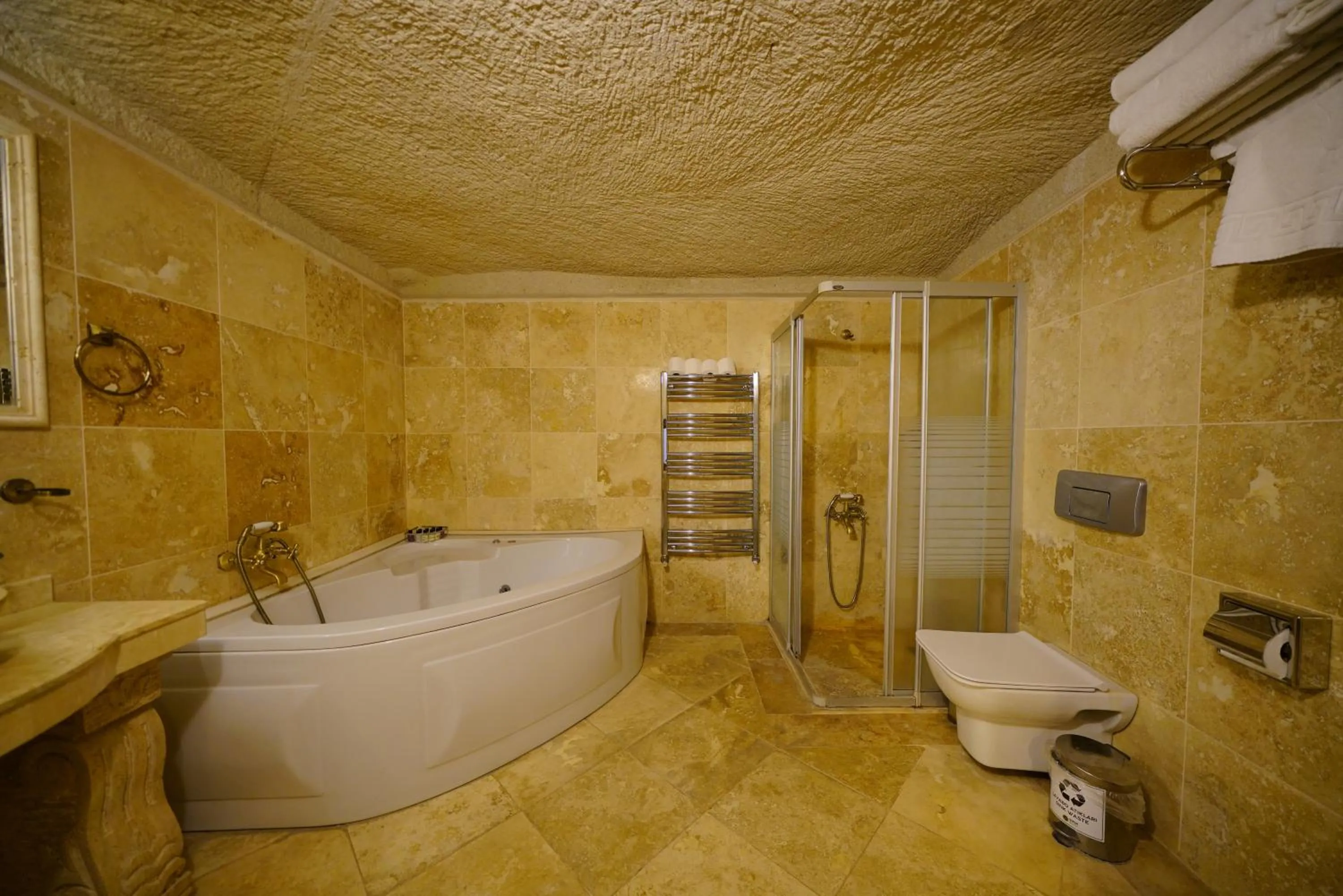 Bathroom in Vezir Cave Suites