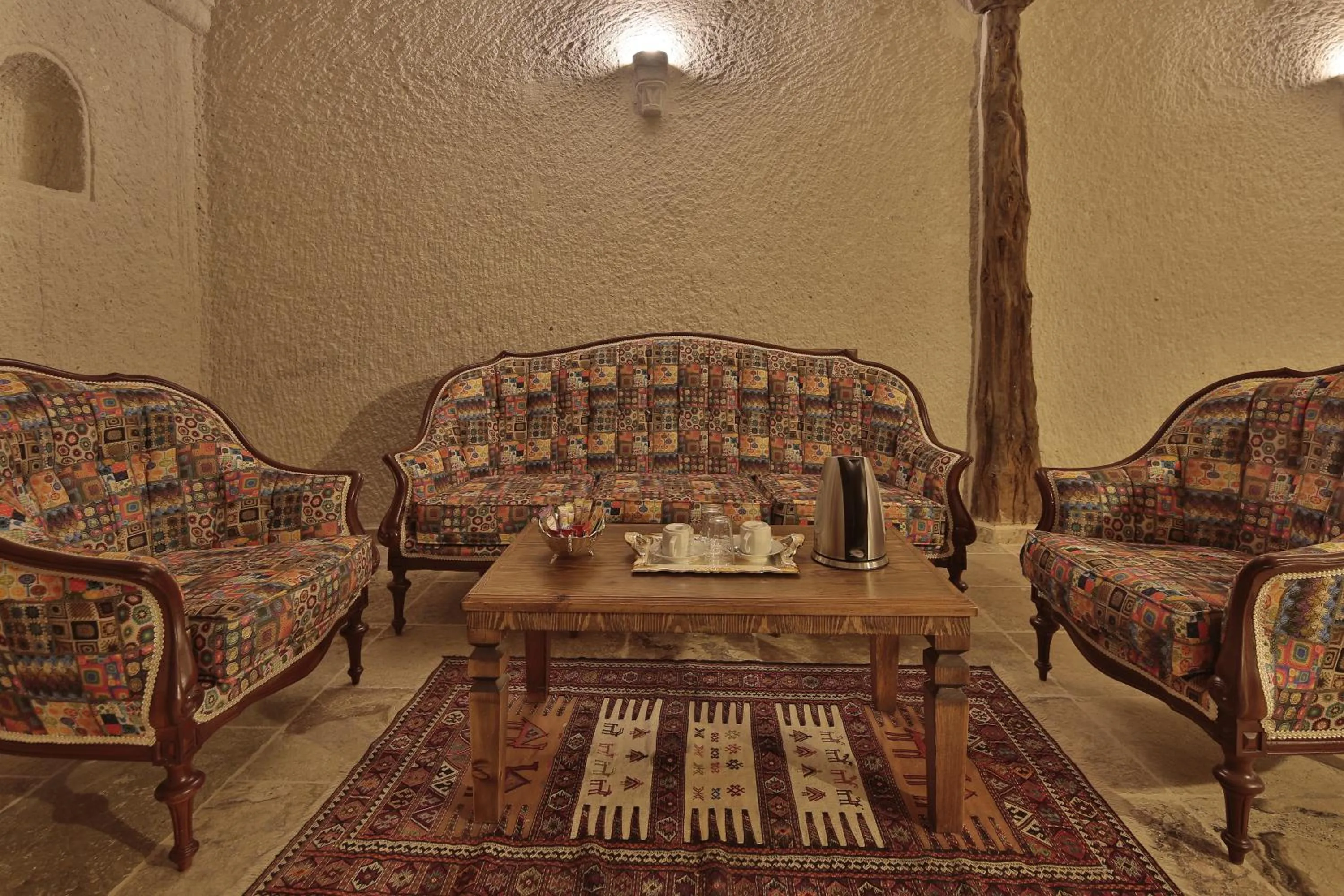 Seating area in Vezir Cave Suites