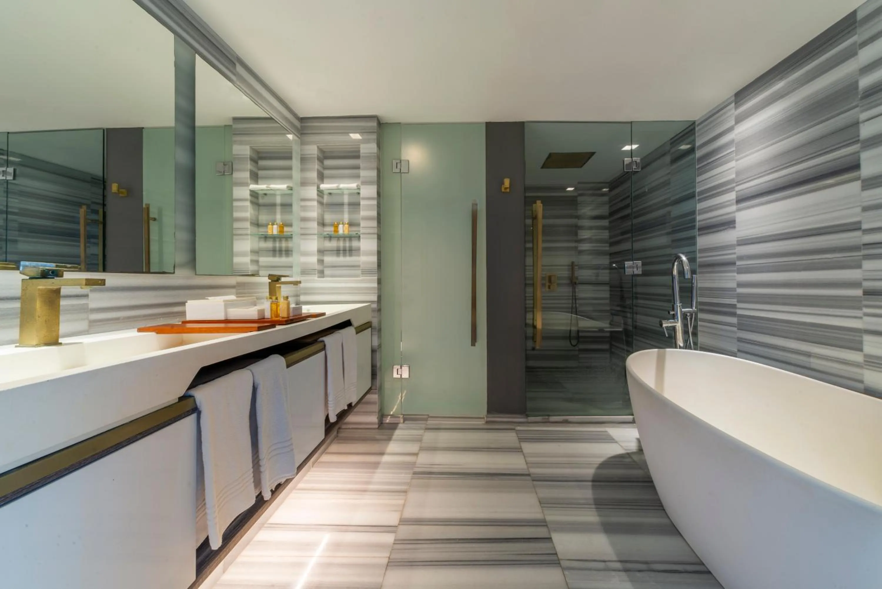 Bathroom in Lifestyle Laghetto Collection