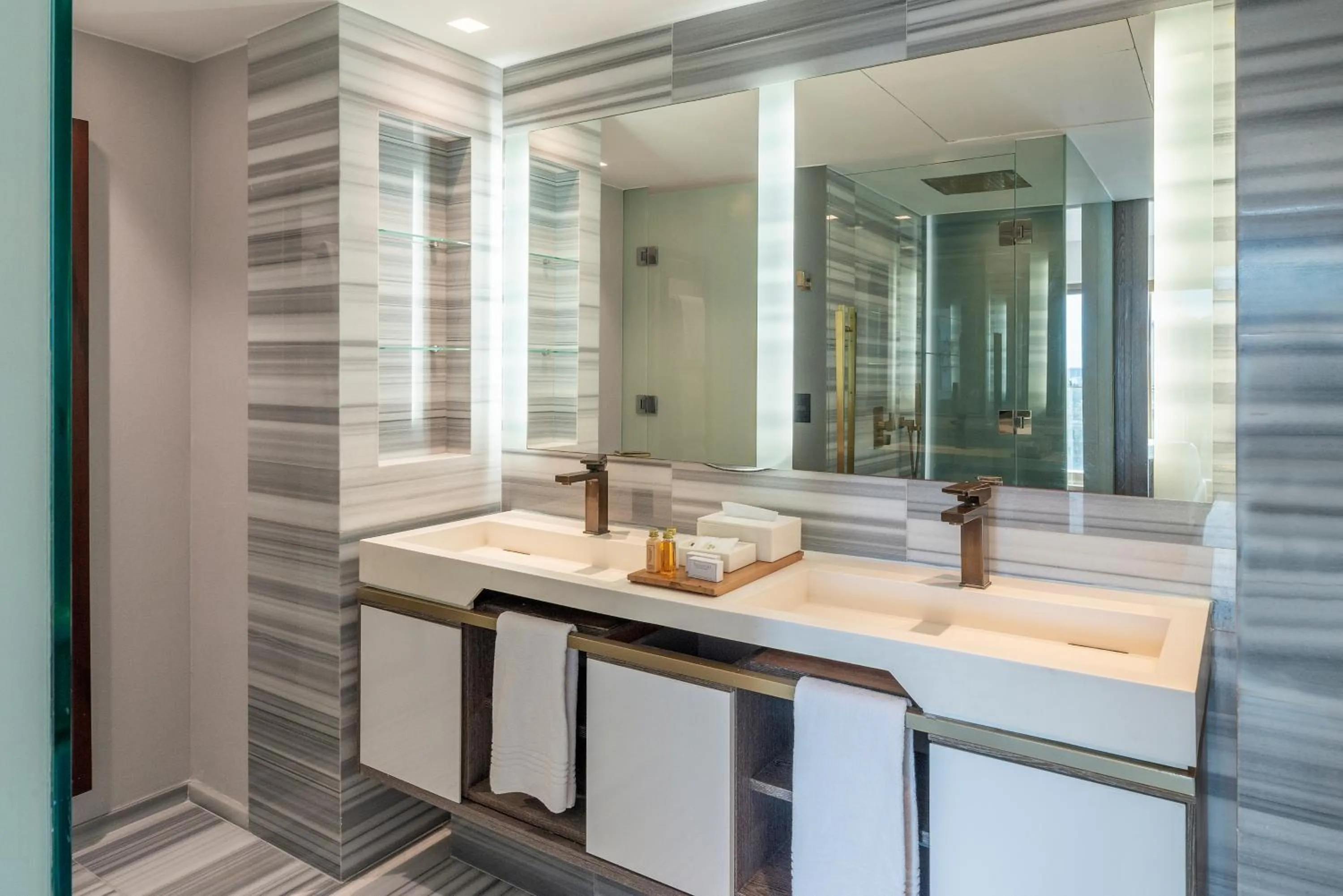 Bathroom in Lifestyle Laghetto Collection