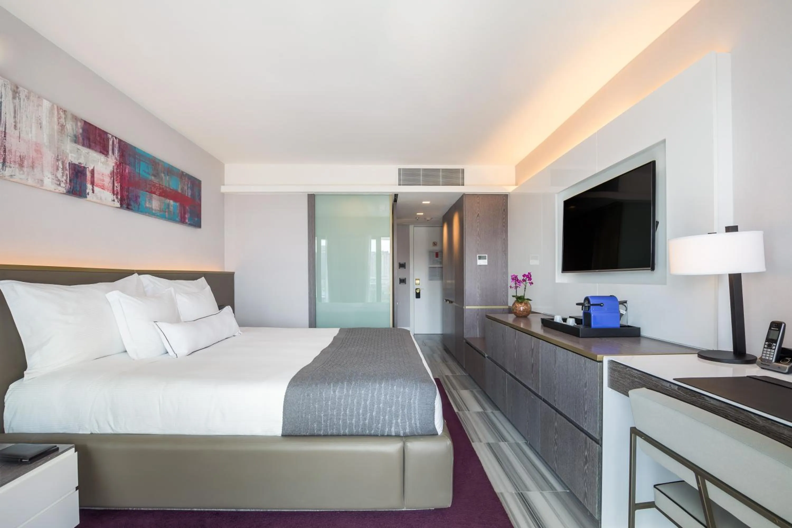 Photo of the whole room, Bed in Lifestyle Laghetto Collection