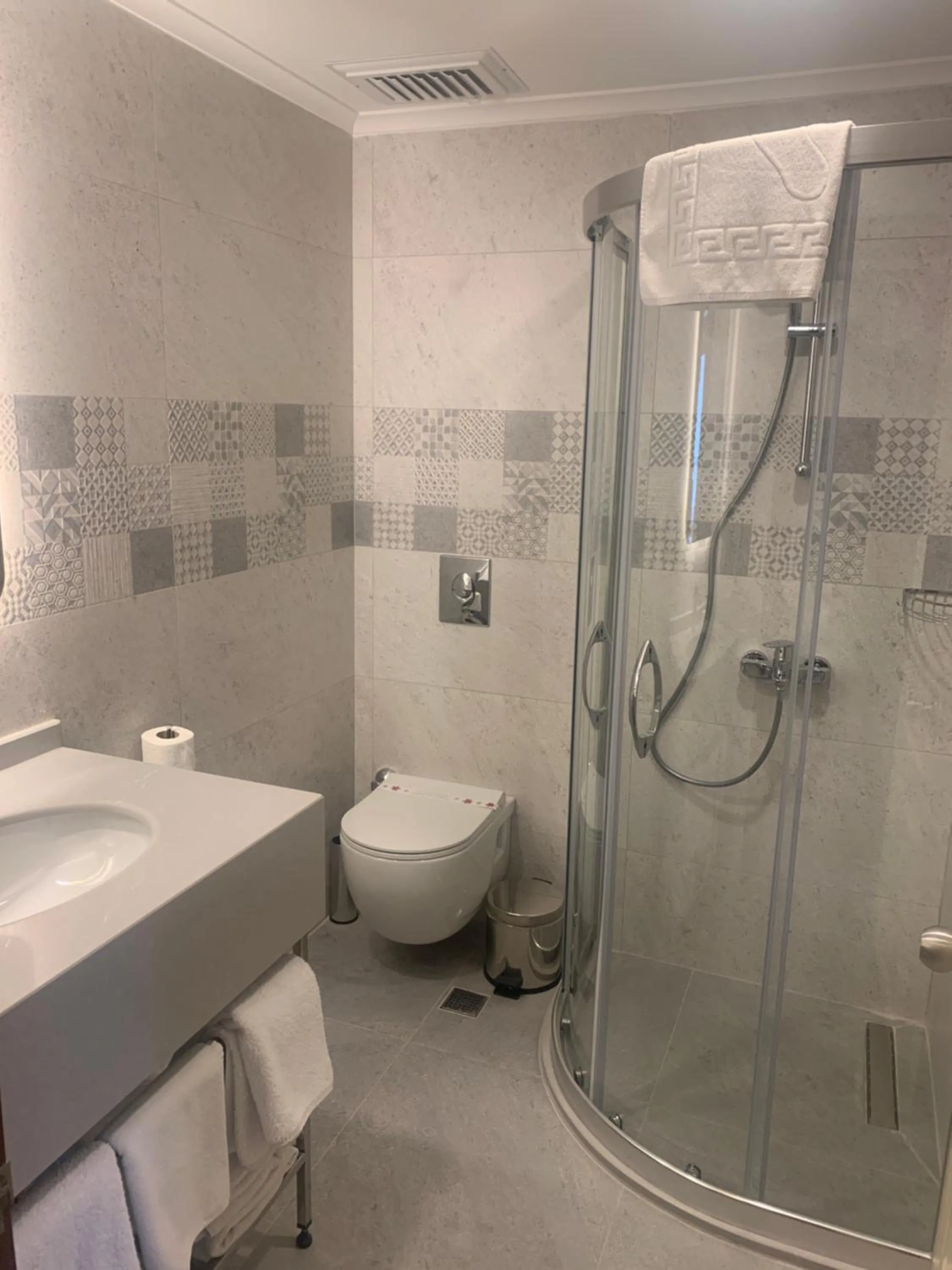 Bathroom in May Flower Apart Hotel