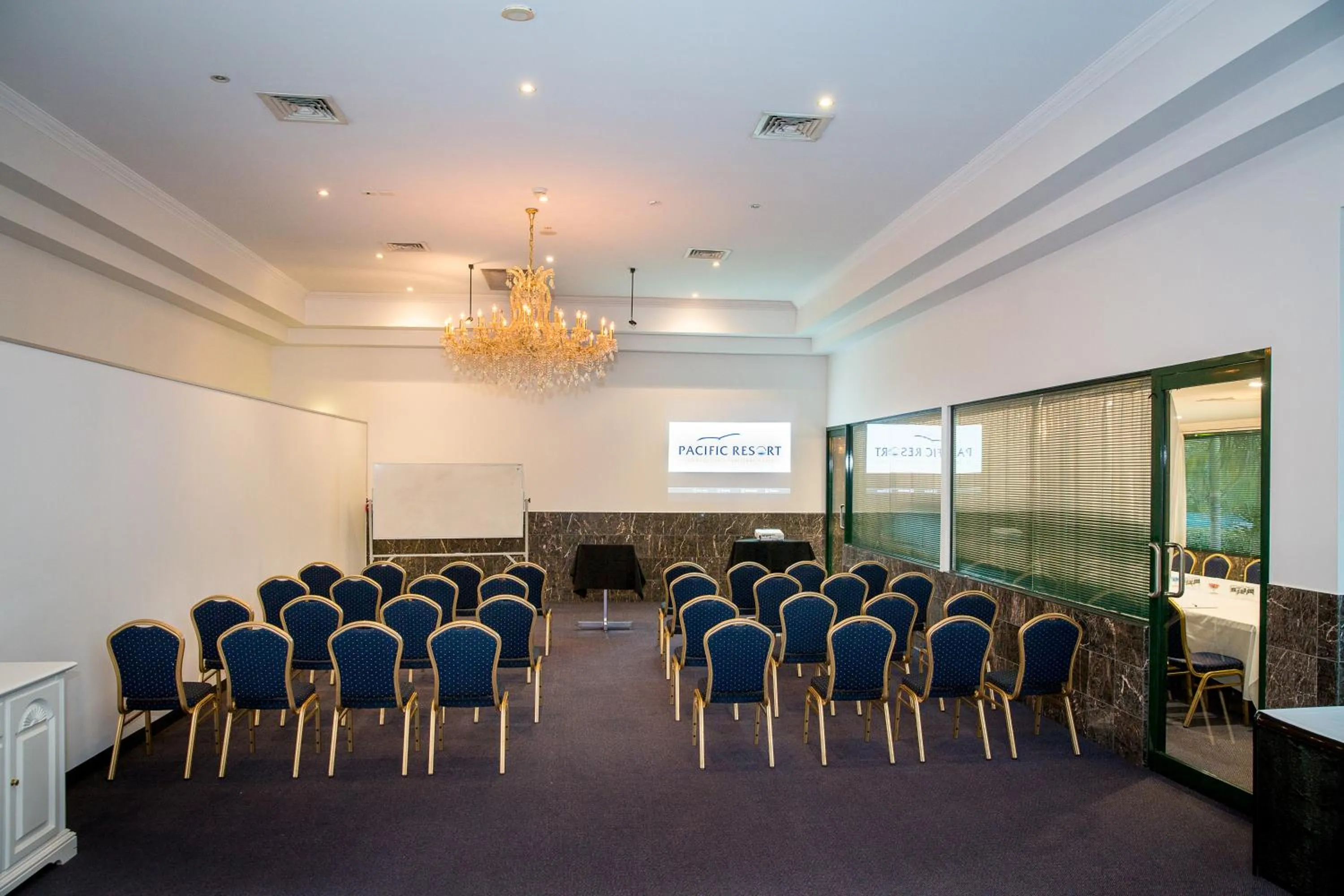 Business facilities in Comfort Hotel Pacific Cleveland