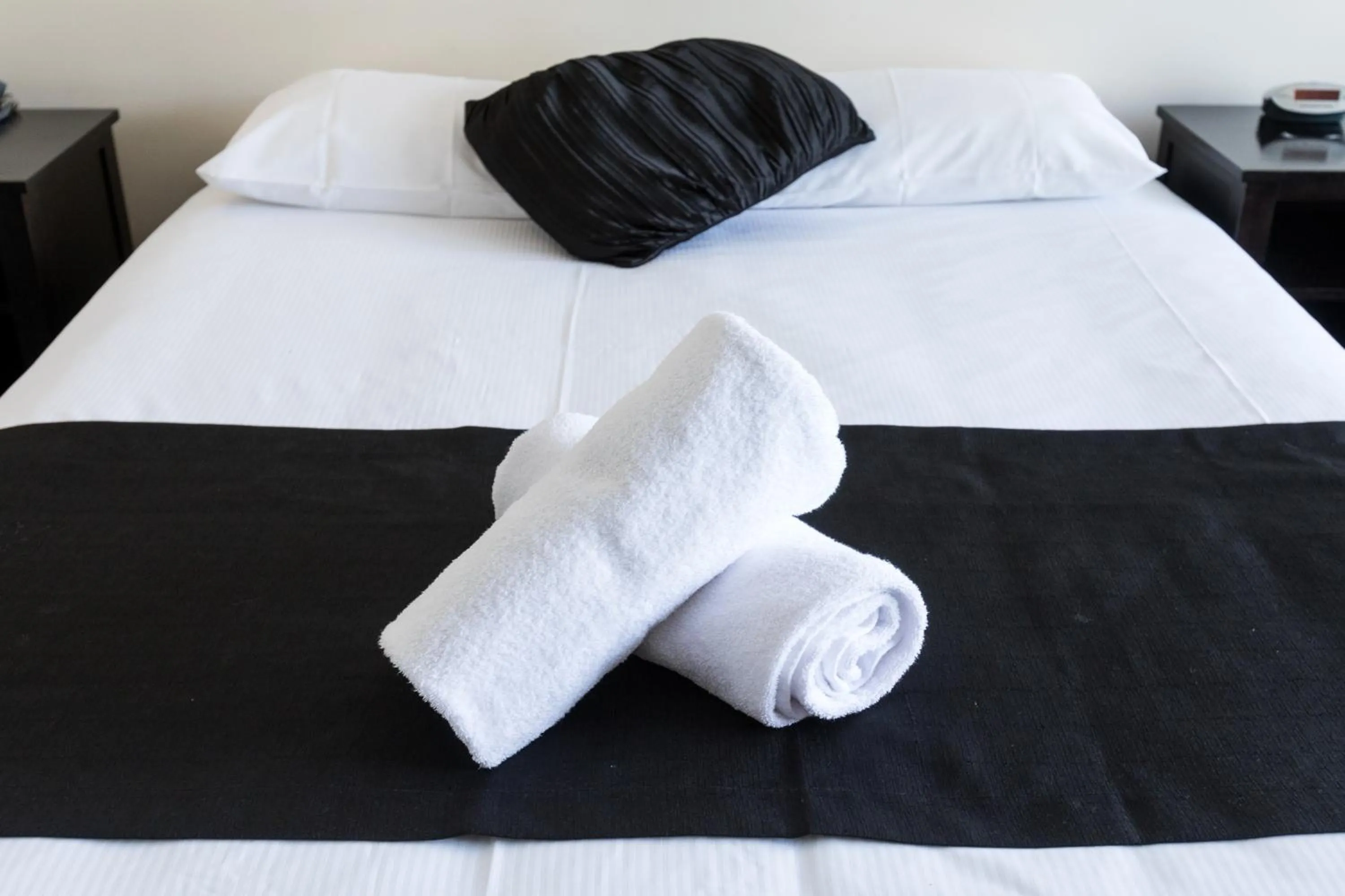 Bed in Comfort Hotel Pacific Cleveland