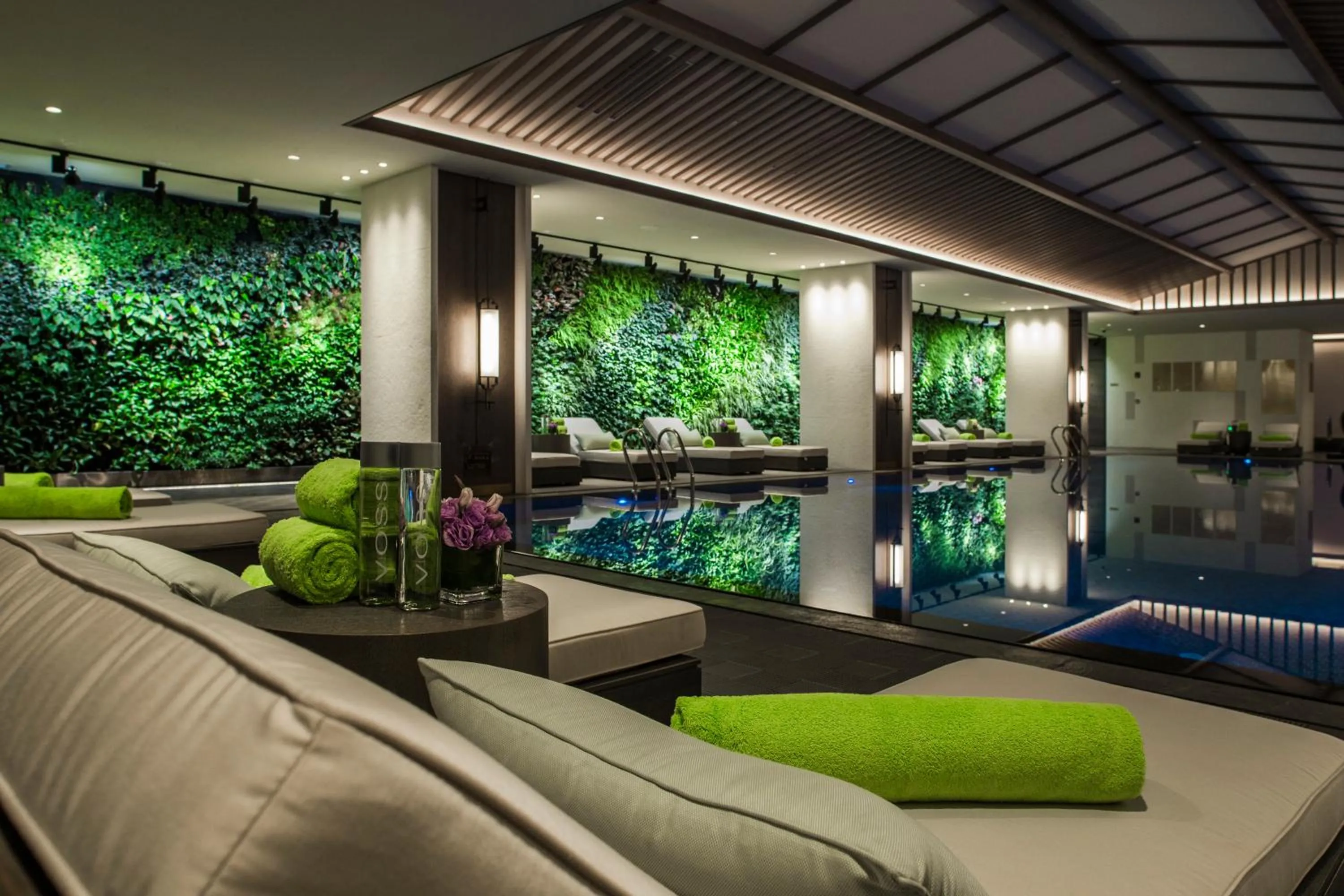 Swimming pool in JiuTai Hotel Hangzhou