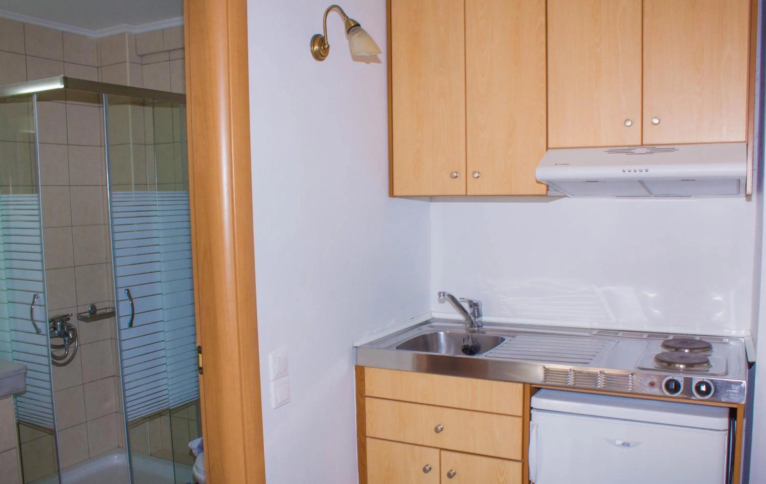 Bathroom in Sunshine Studios & Apartments