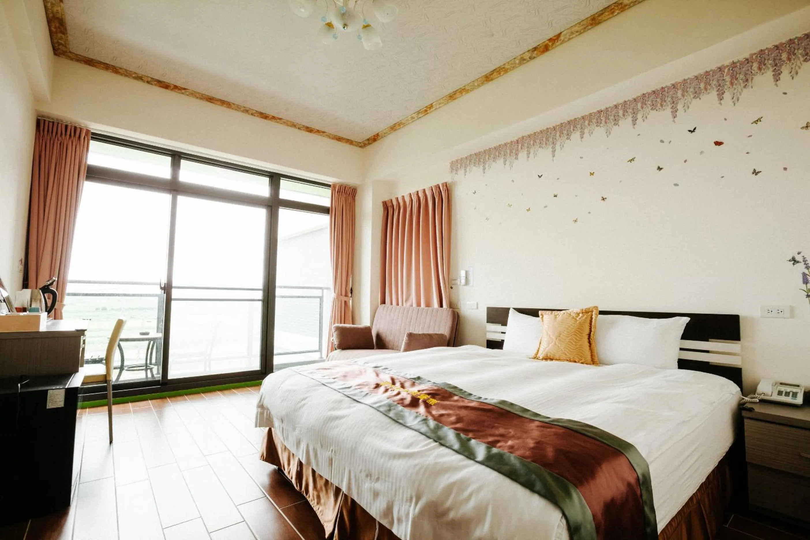 Photo of the whole room, Bed in Lisinty Resort