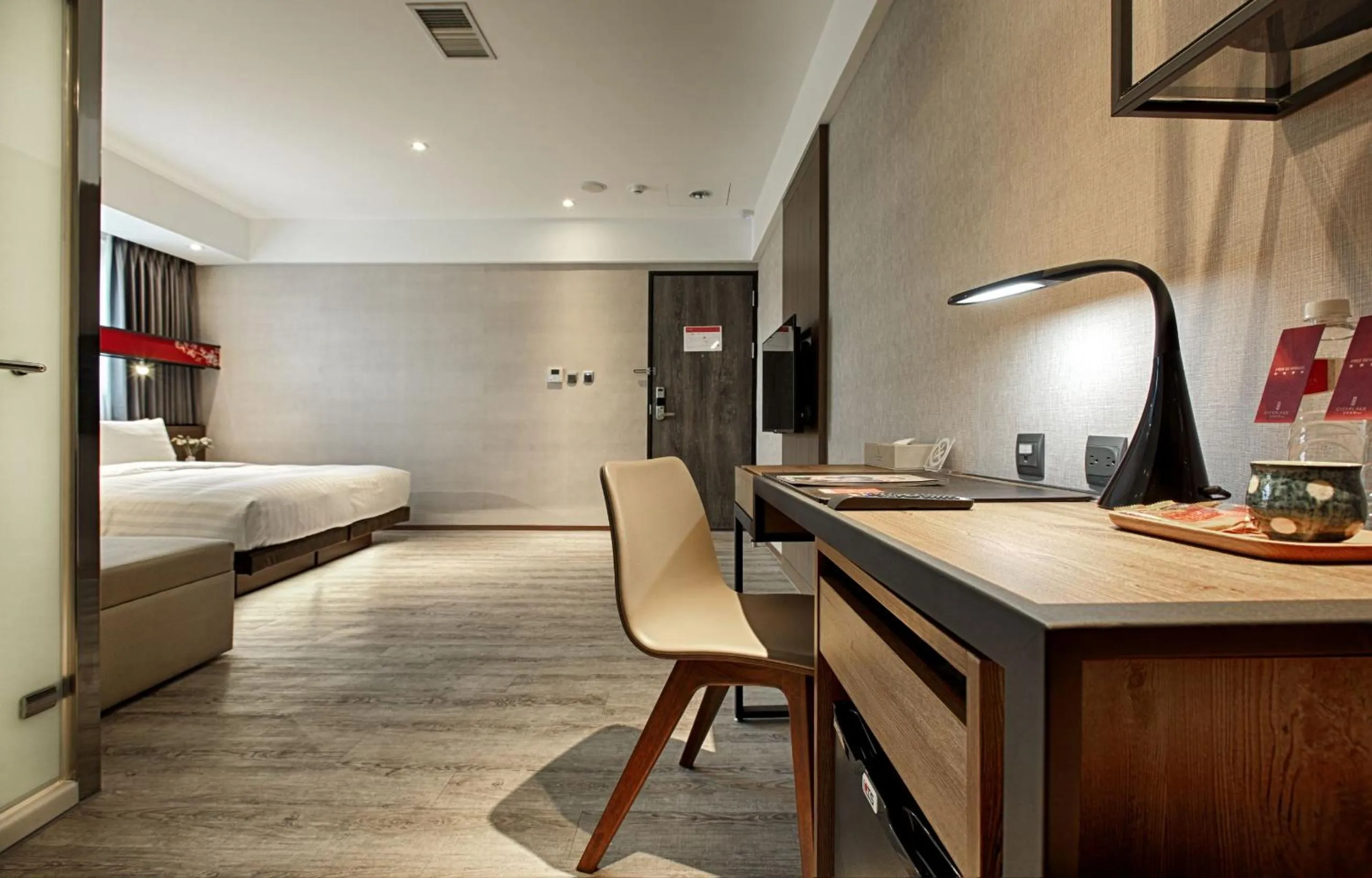 Bedroom, Bed in City Place Hotel