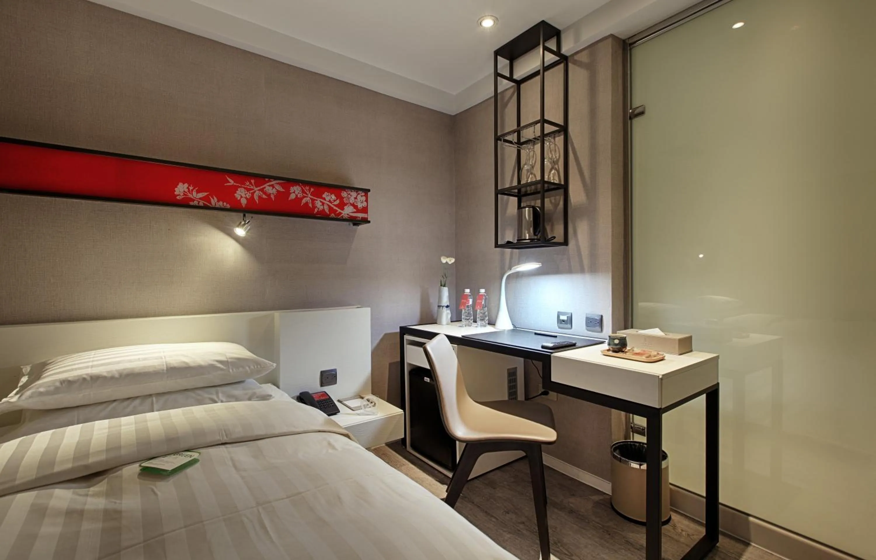 On site, Bed in City Place Hotel