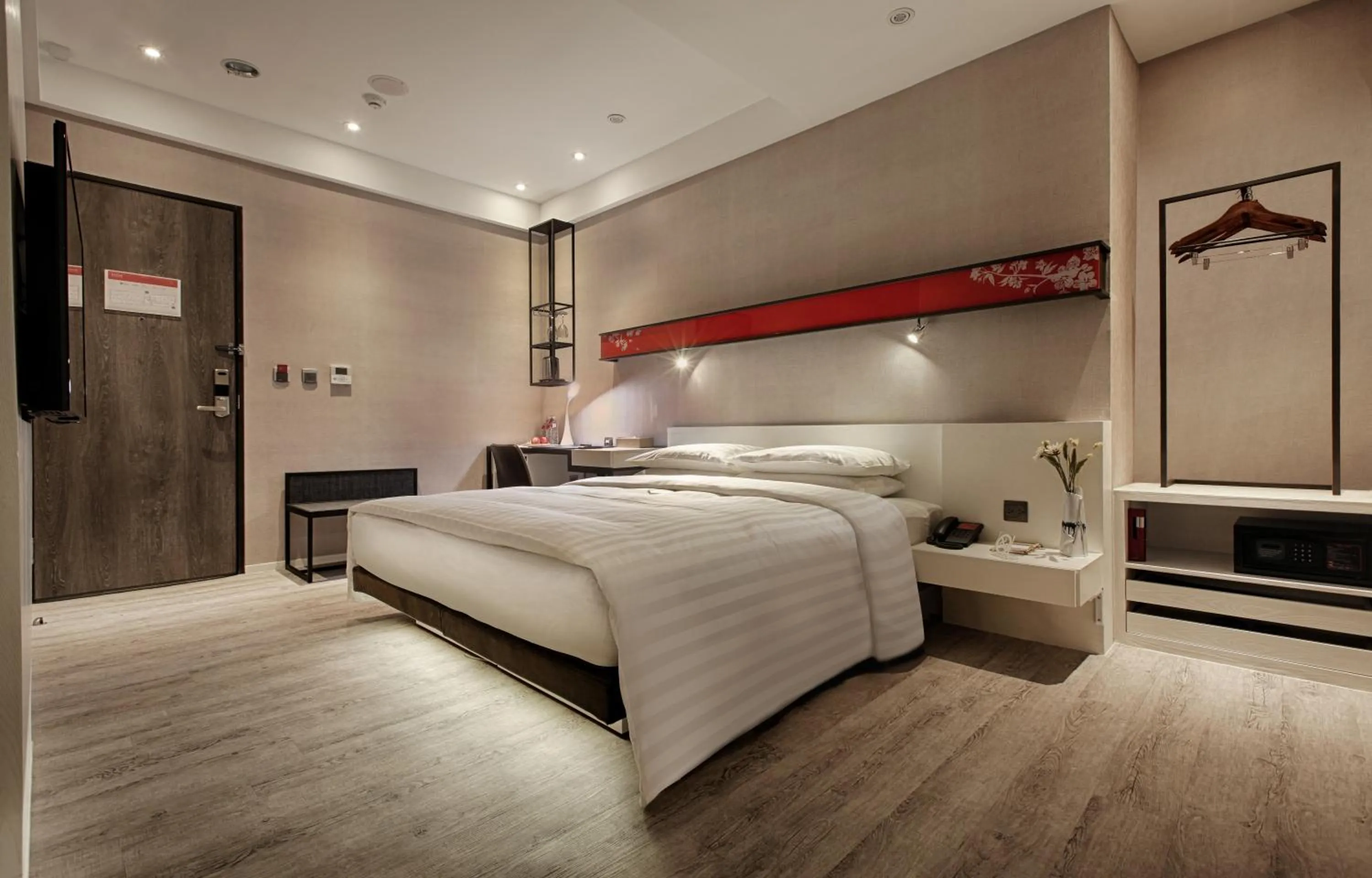 Photo of the whole room, Bed in City Place Hotel