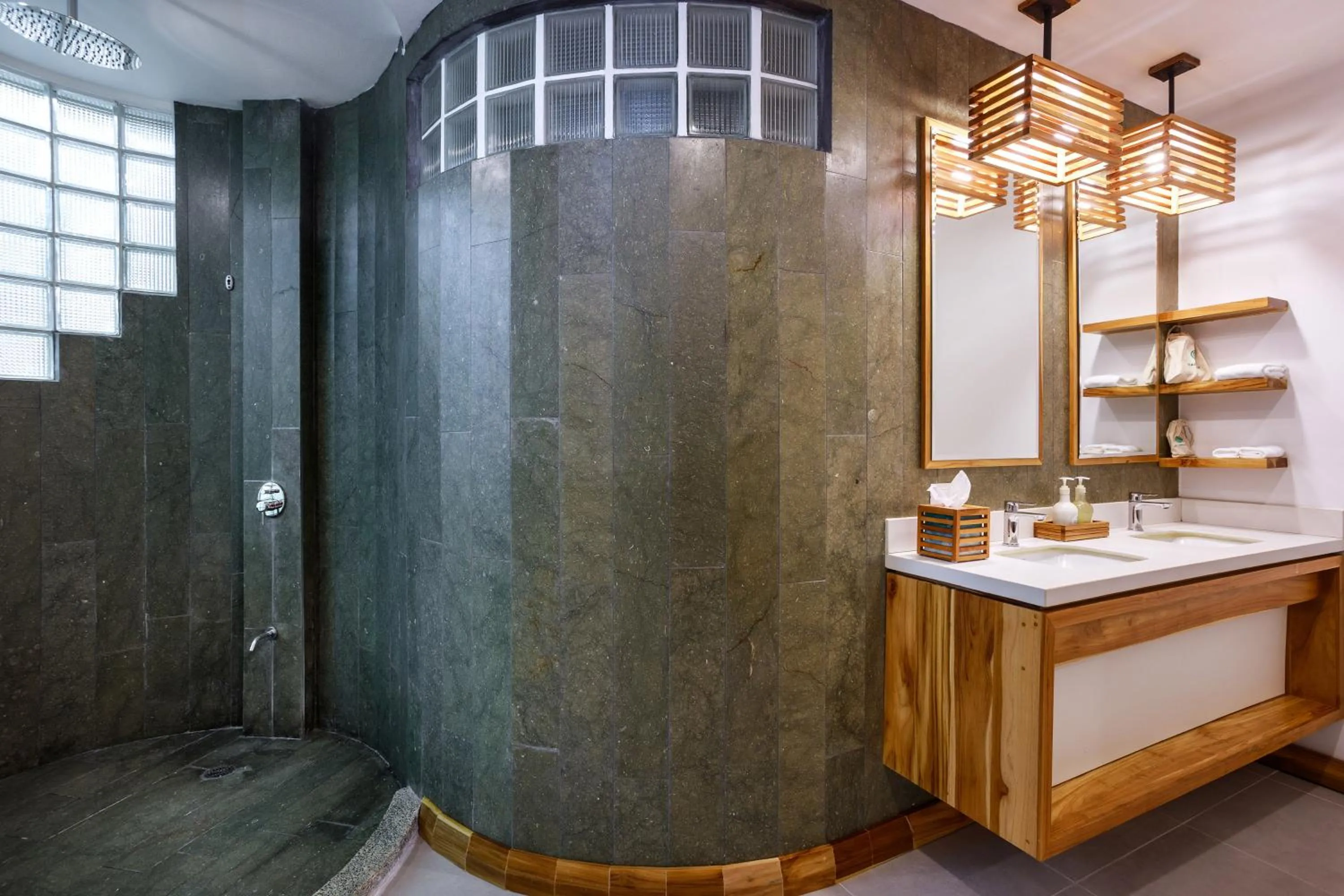 Bathroom in Arenas Del Mar Beachfront & Rainforest Resort Member of the Cayuga Collection