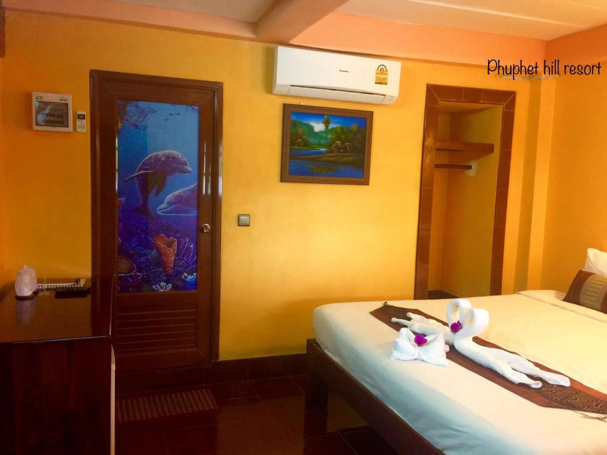 Bed in Phuphet Hill Resort