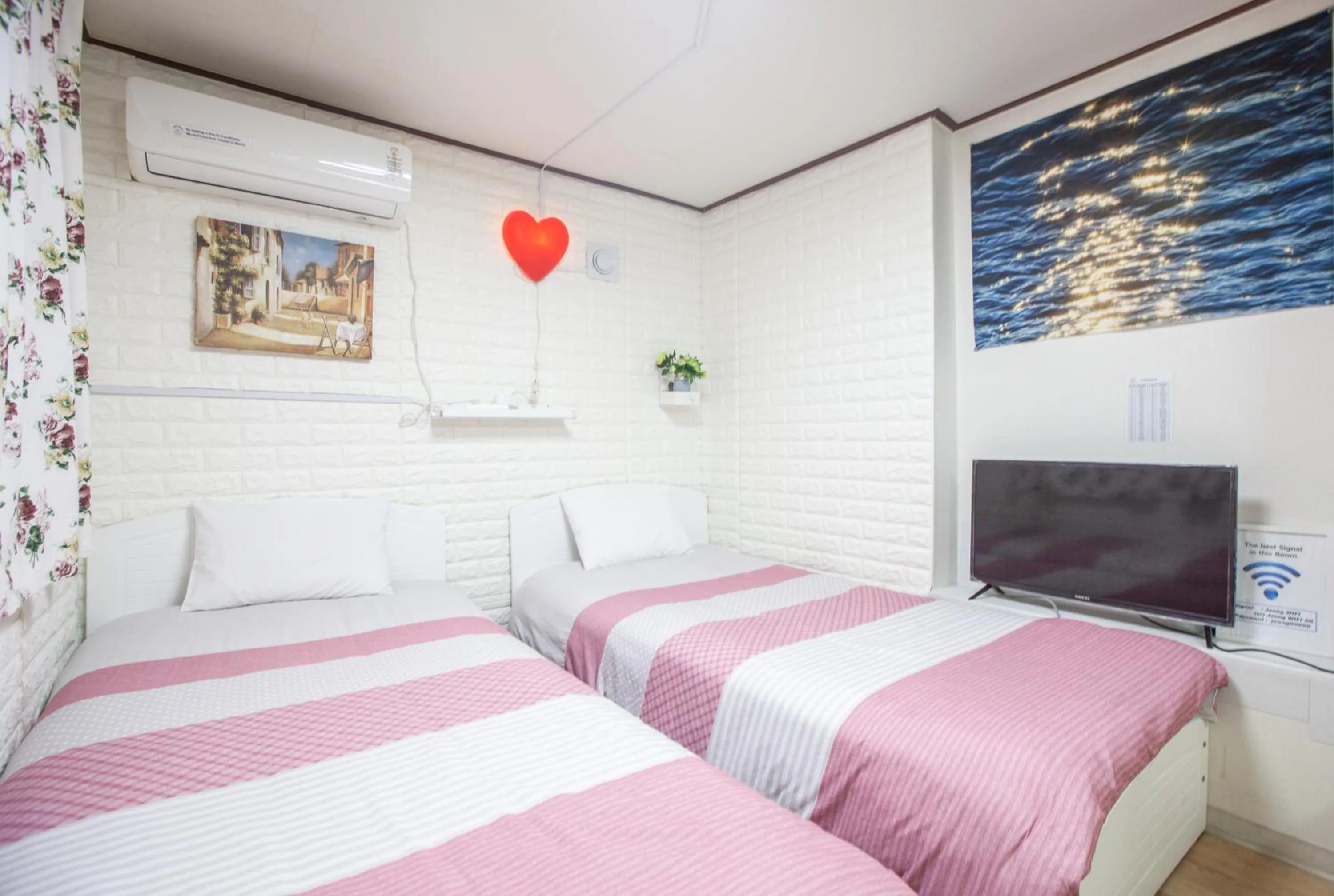 Bedroom, Bed in Jeong House