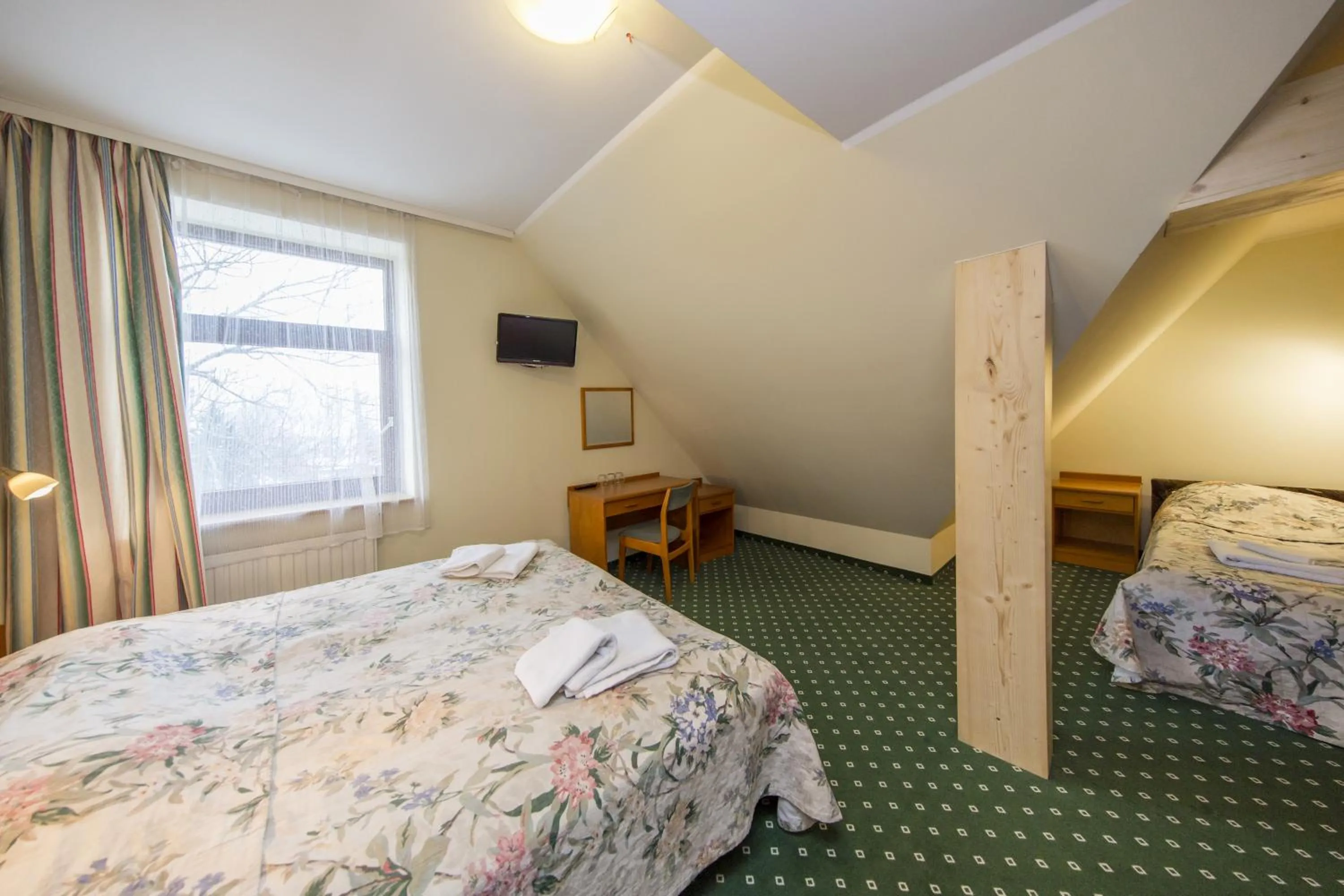 Day, Bed in Willa Excelsior