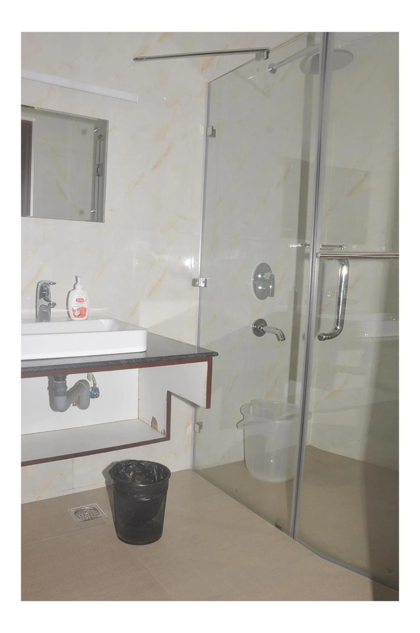 Shower in The Kings Park Residency