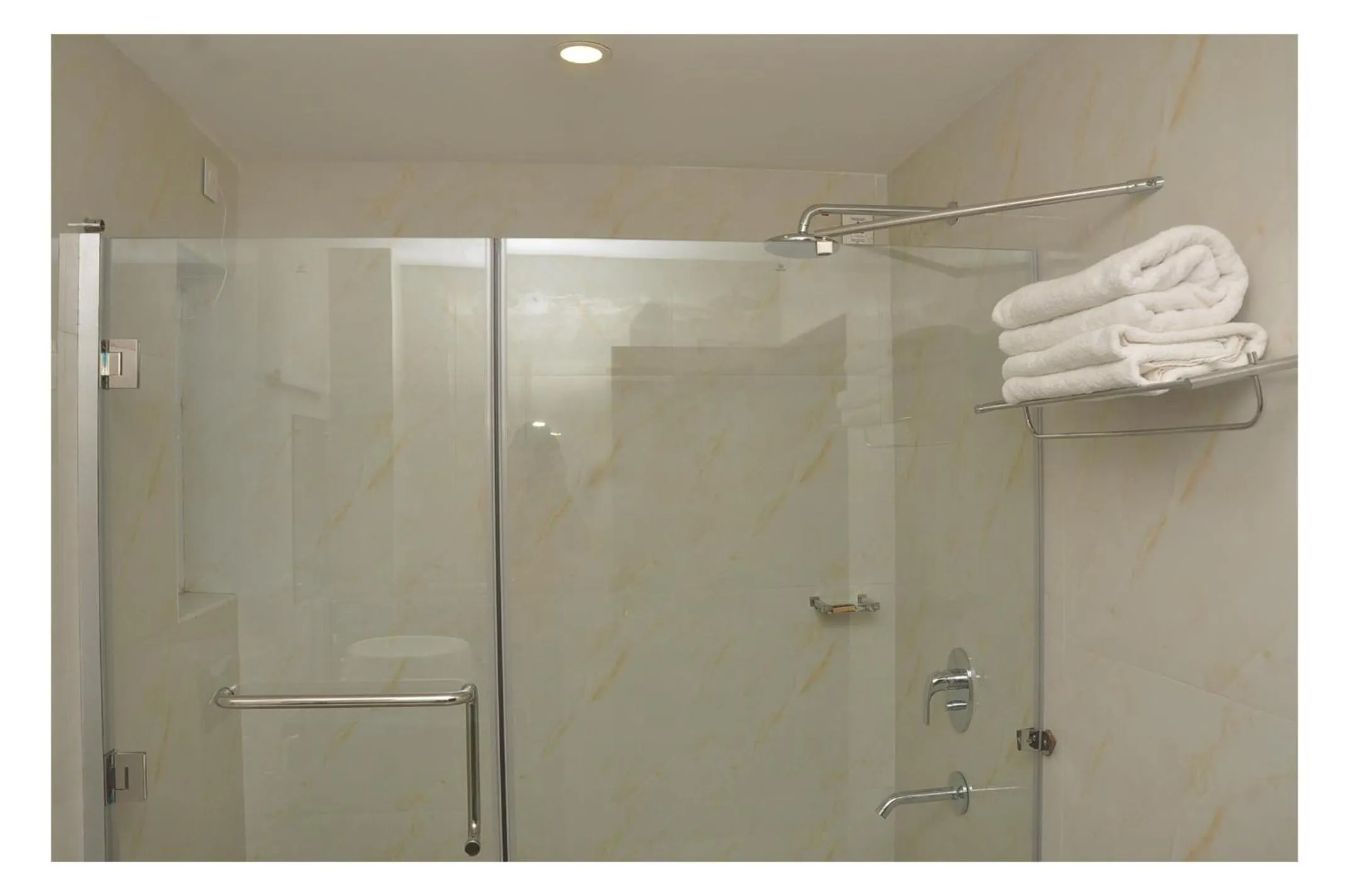 Shower in The Kings Park Residency