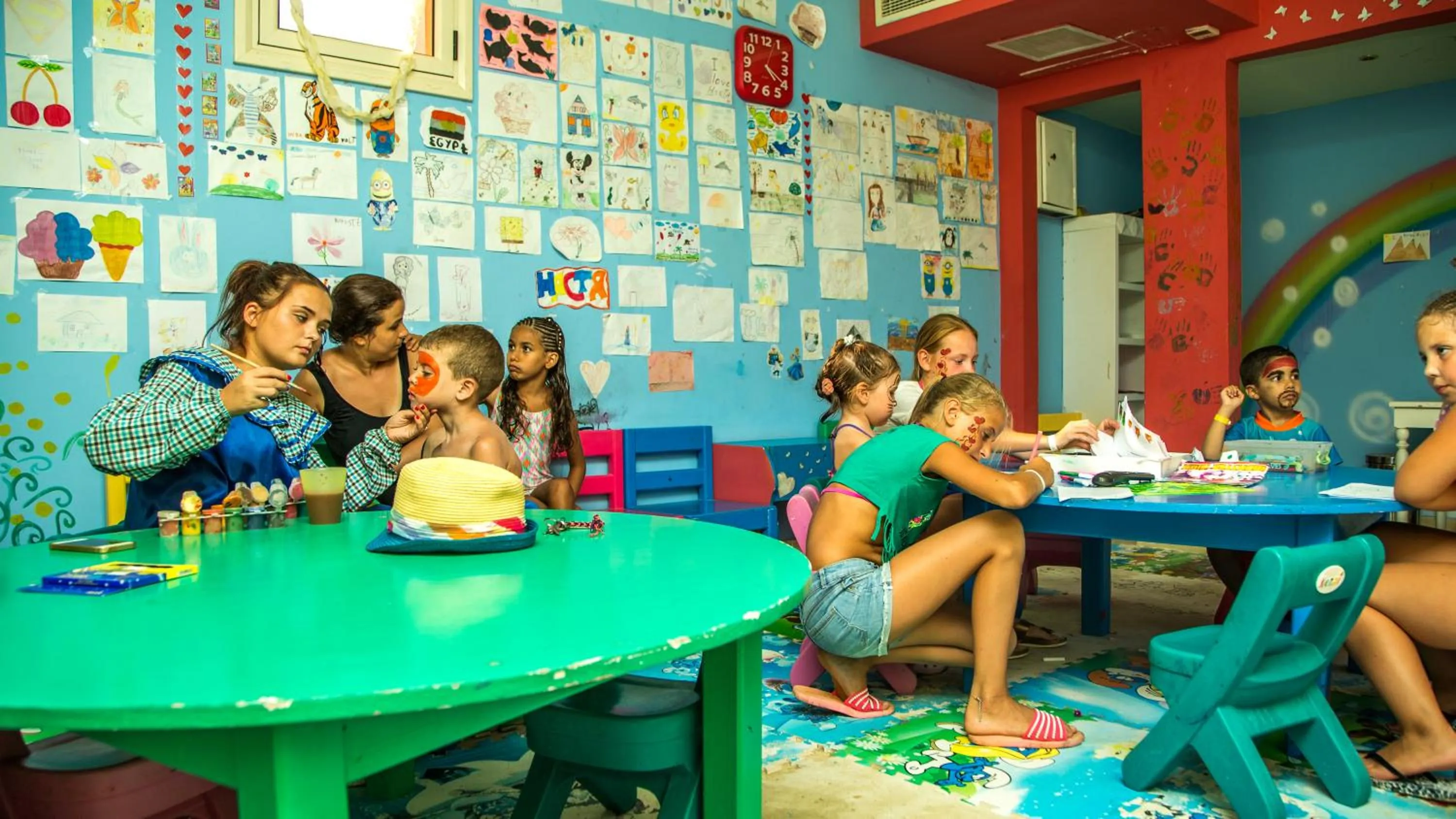 Children in Hawaii Caesar Palace Aqua Park - Families and Couples Only