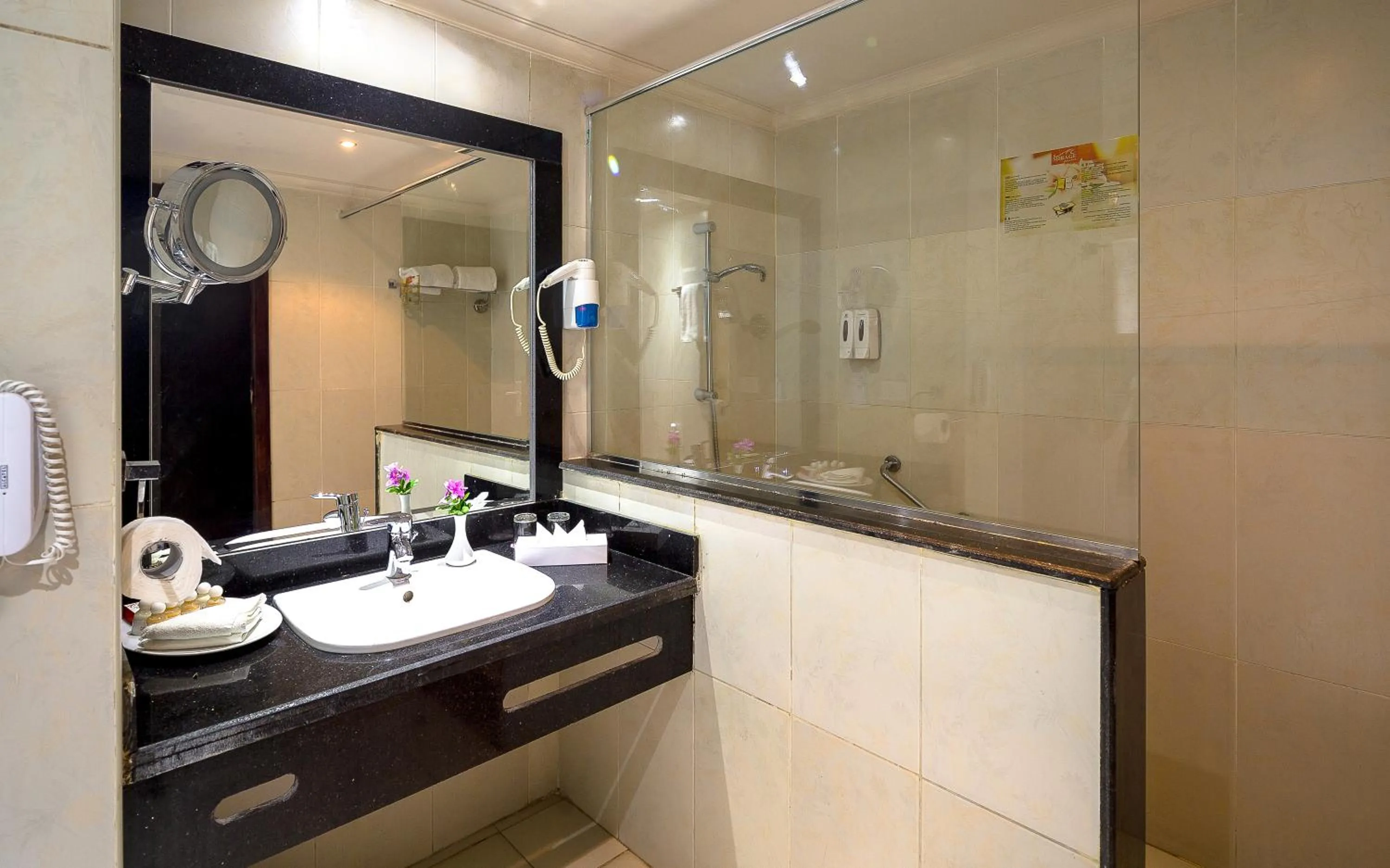 Living room, Bathroom in Hawaii Caesar Palace Aqua Park - Families and Couples Only