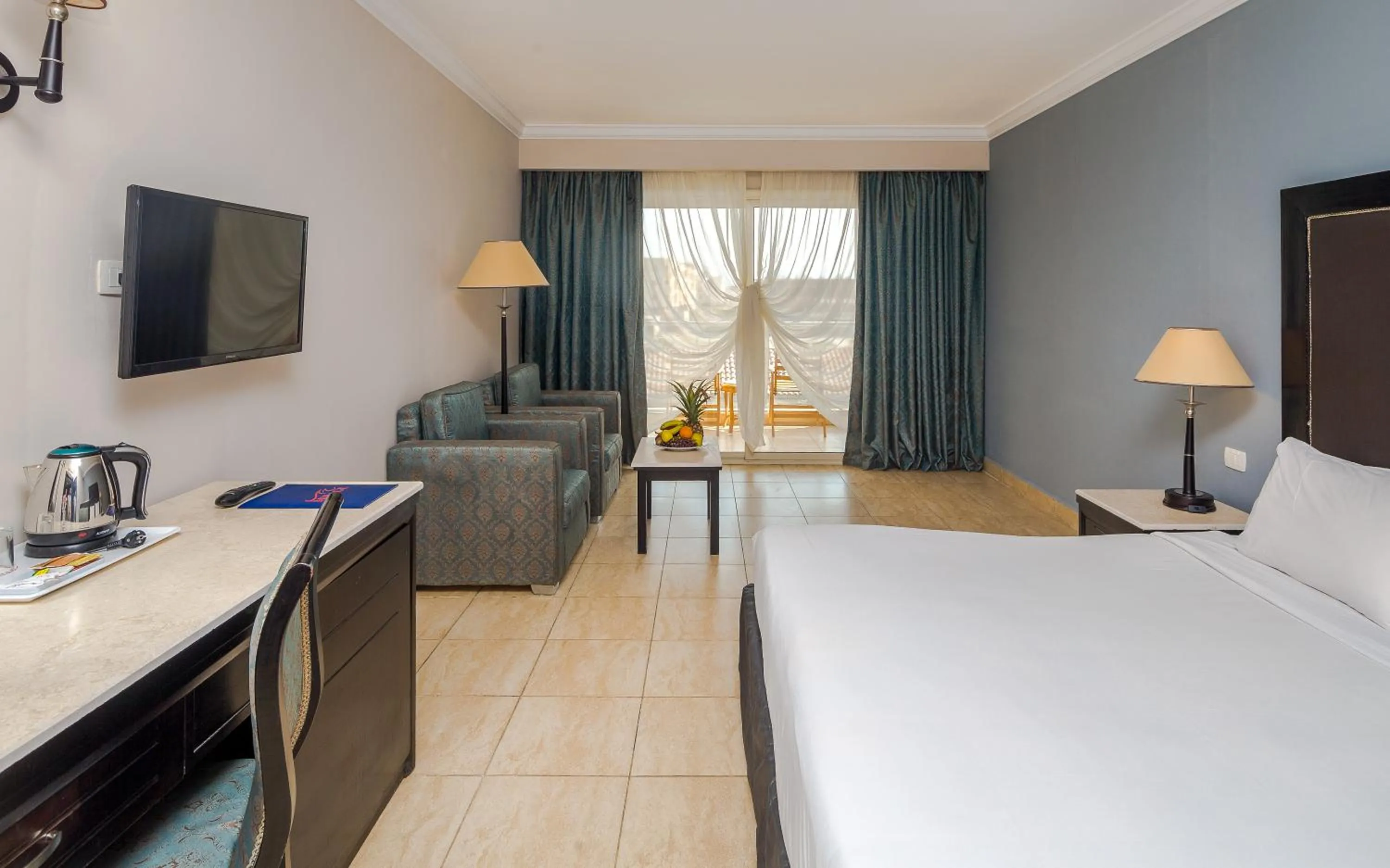 Bed in Hawaii Caesar Palace Aqua Park - Families and Couples Only