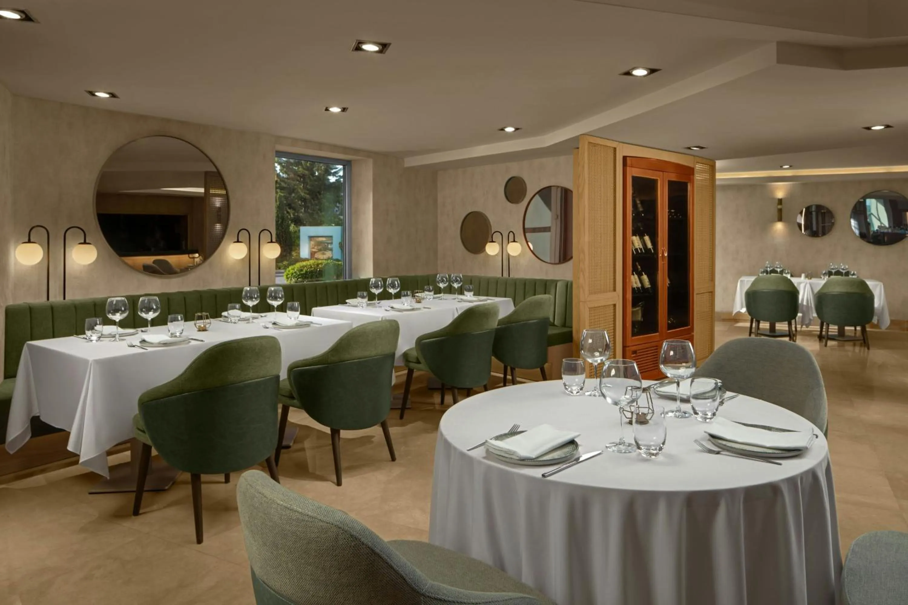 Lounge or bar in Delta Hotels Istanbul West