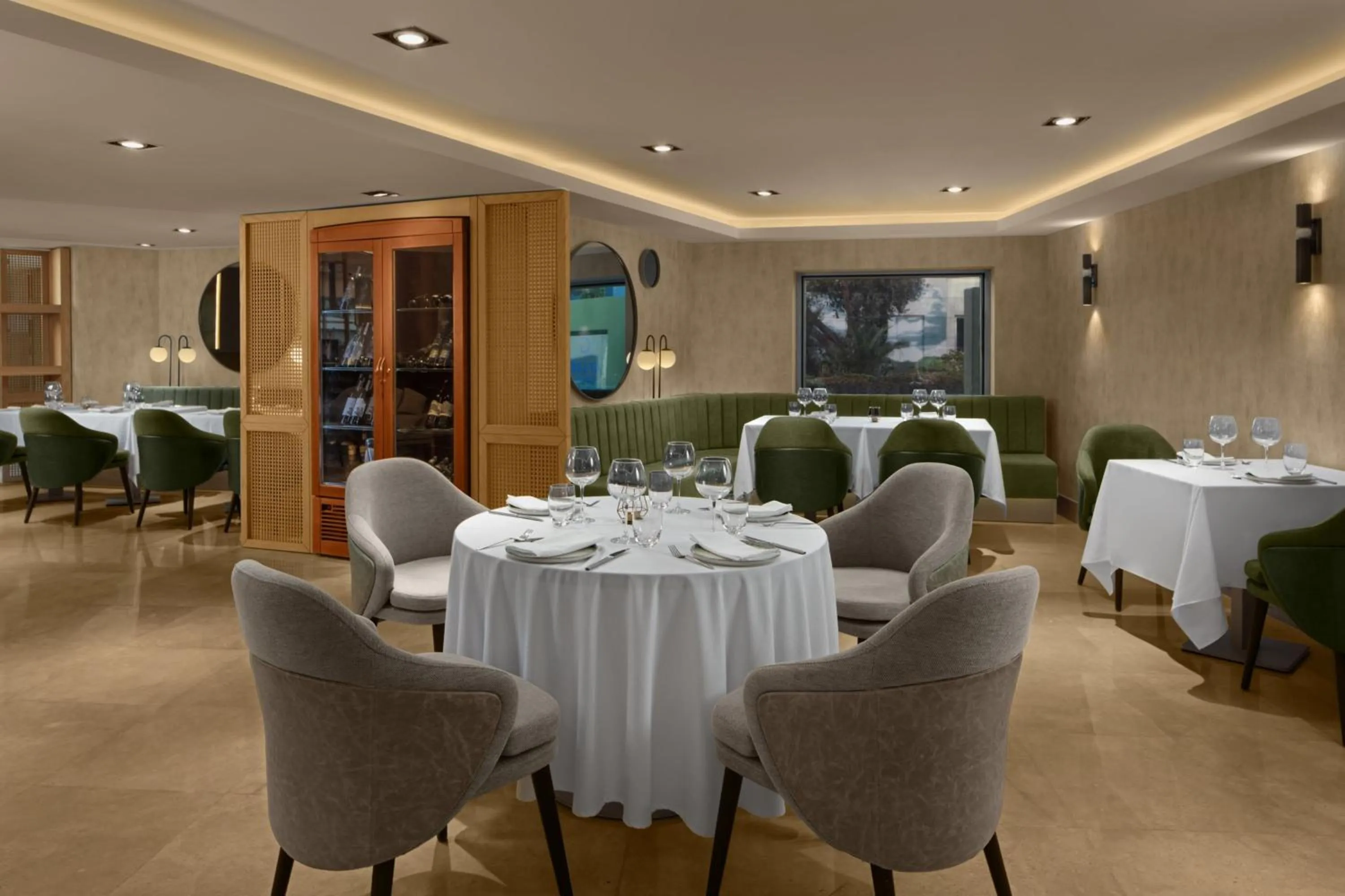 Lounge or bar in Delta Hotels Istanbul West
