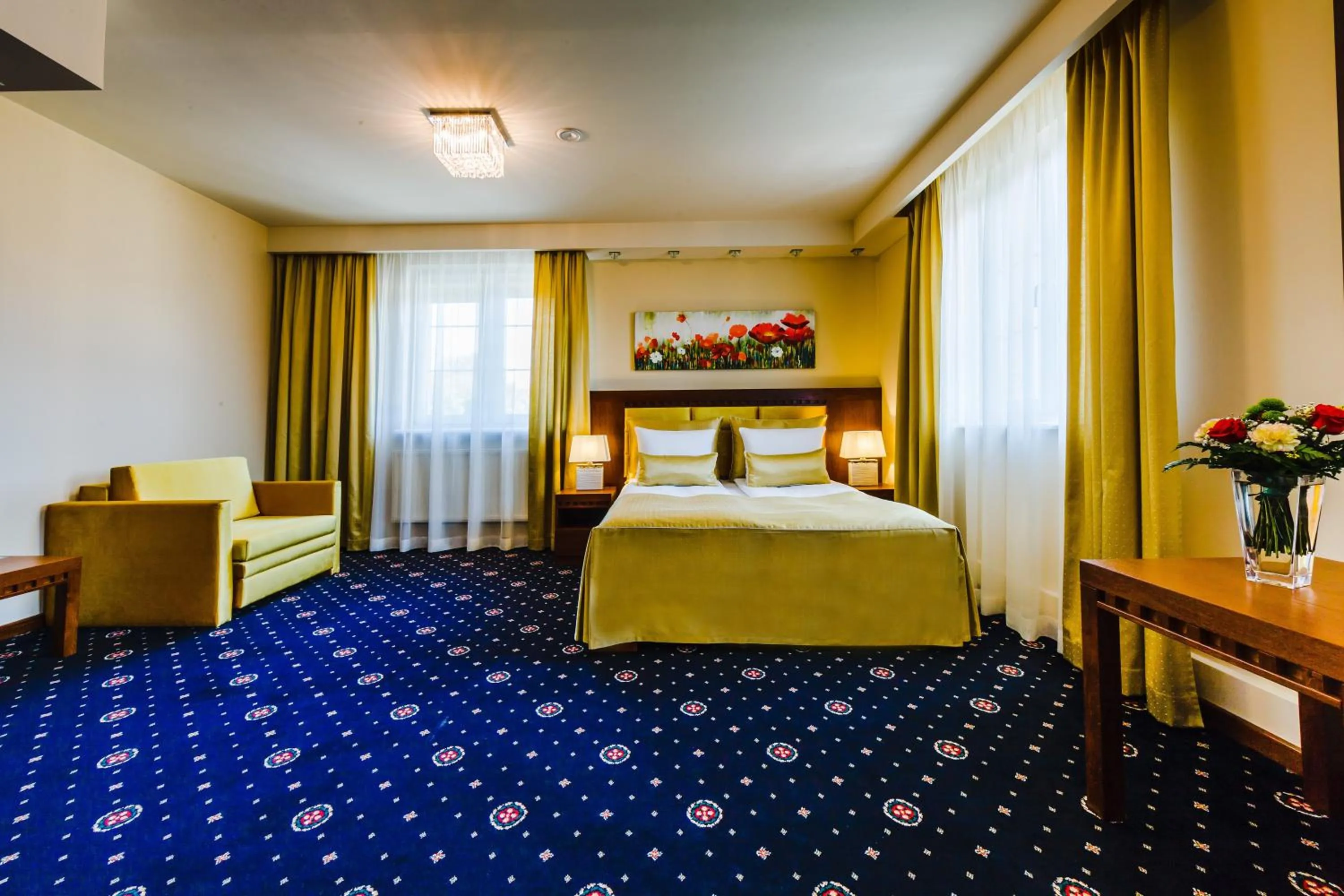 Photo of the whole room, Bed in Grein Hotel