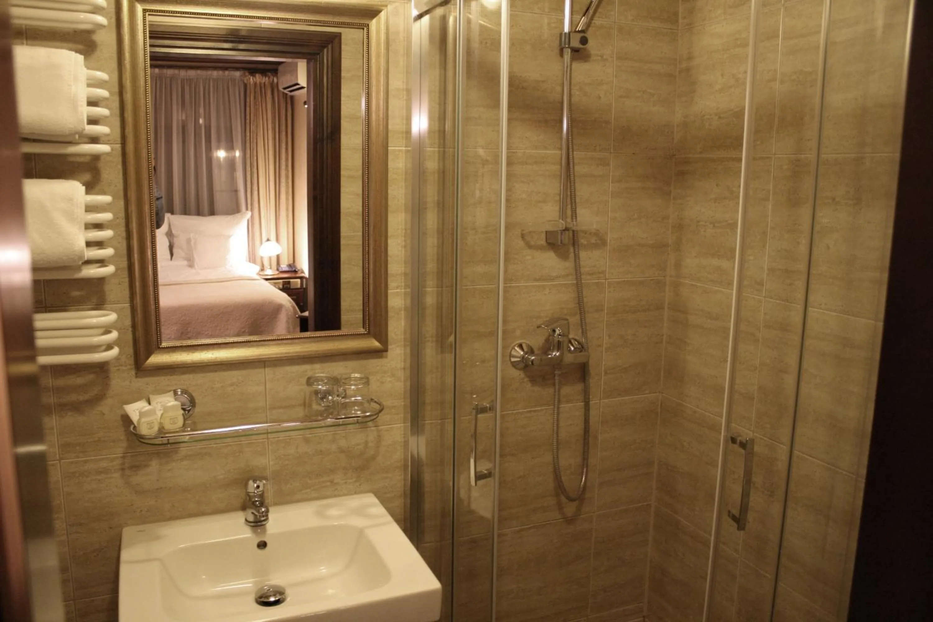 Bathroom in Hotel Petite Fleur - Adults only ! Air-Conditioning !