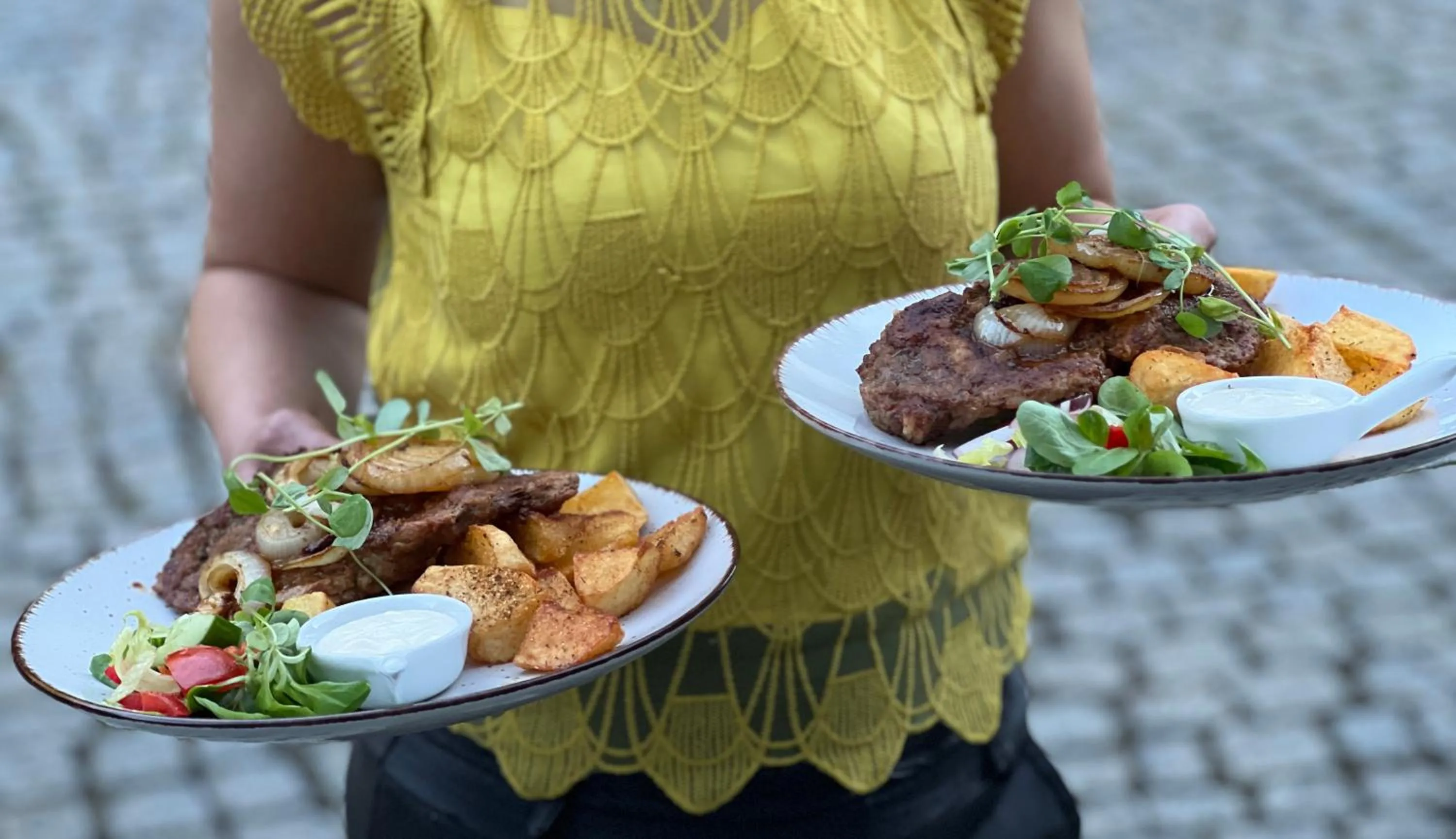 Restaurant/places to eat in Hotel i Restauracja Castle