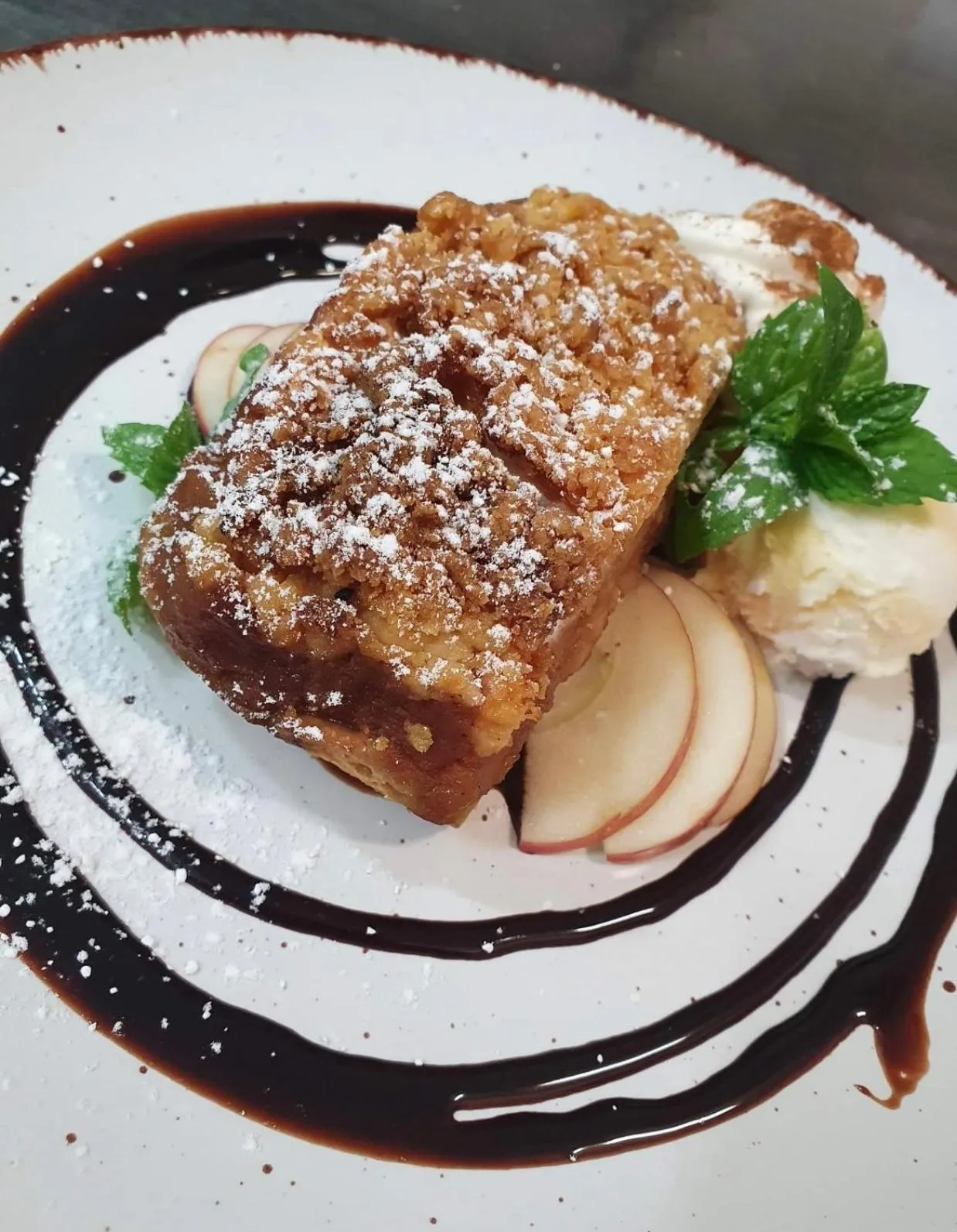 Restaurant/places to eat in Hotel i Restauracja Castle