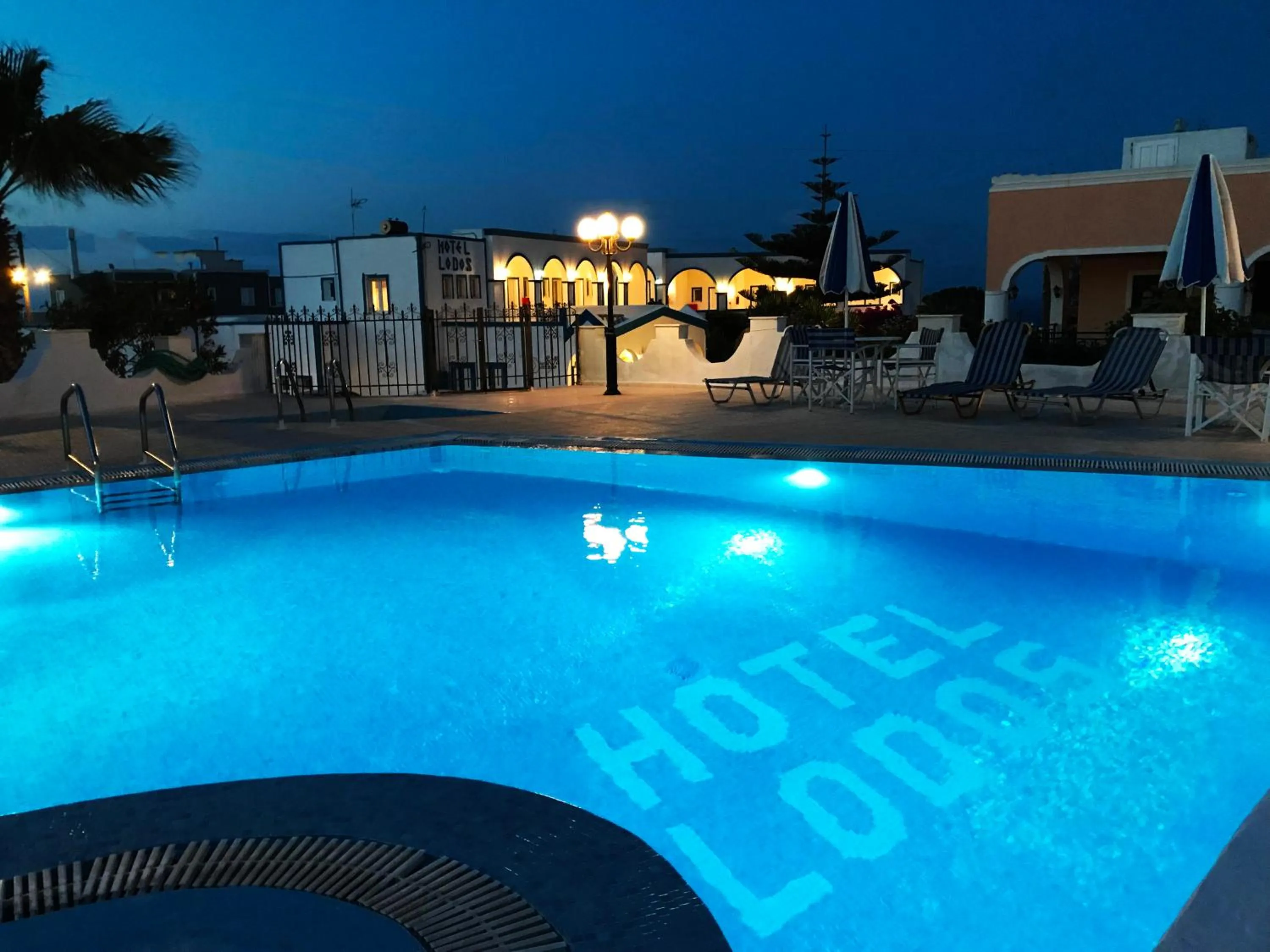 Swimming pool in Hotel Lodos